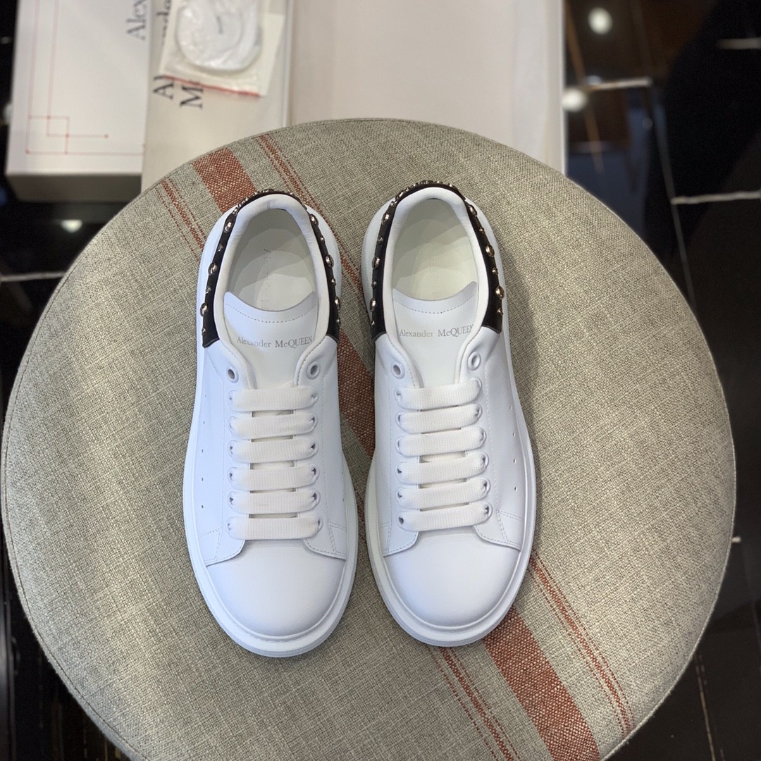 Alexander McQueen MO Cross nail tailSneakers