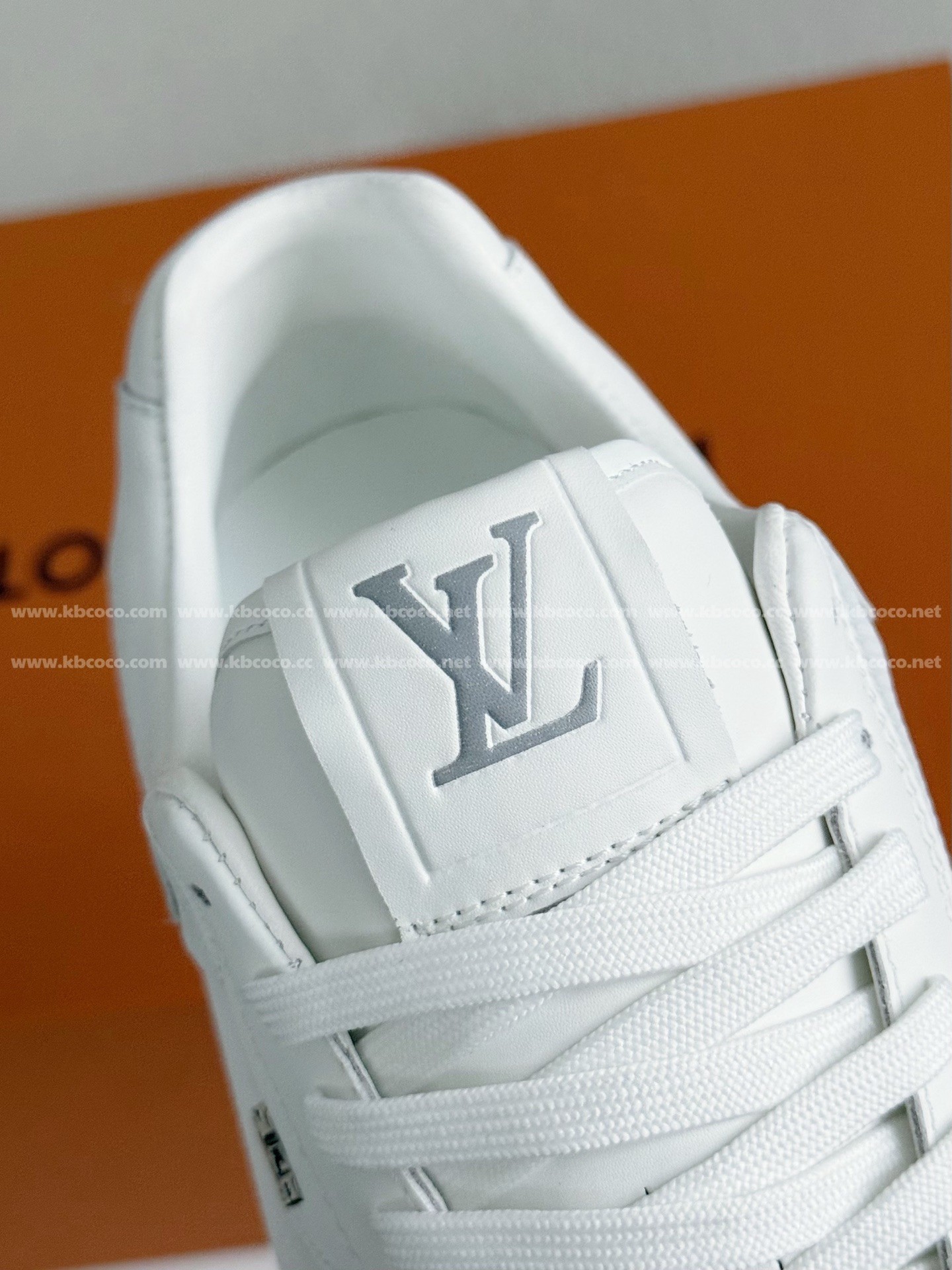 【#5392】 LOUIS VUITTON RUN AWAYCASUAL SHOES