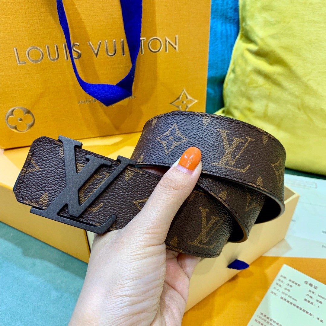 【#1317】 Louis Vuitton LV men's belt lNITIALES M9043T