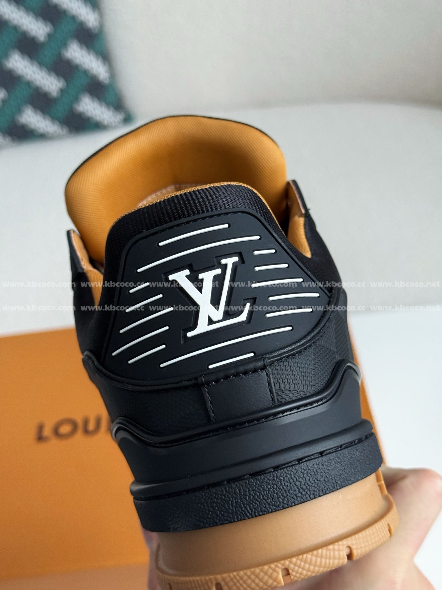 【#5441】 LOUIS VUITTON TRAINER SNEAKERS