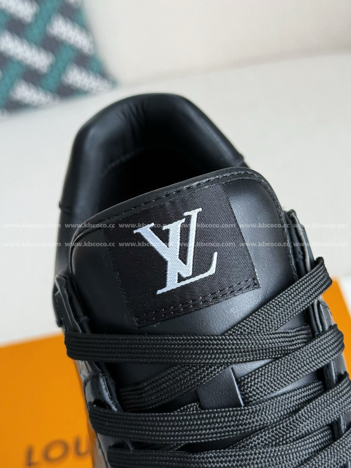 【#4676】 LOUIS VUITTON RUN AWAYCASUAL SHOES