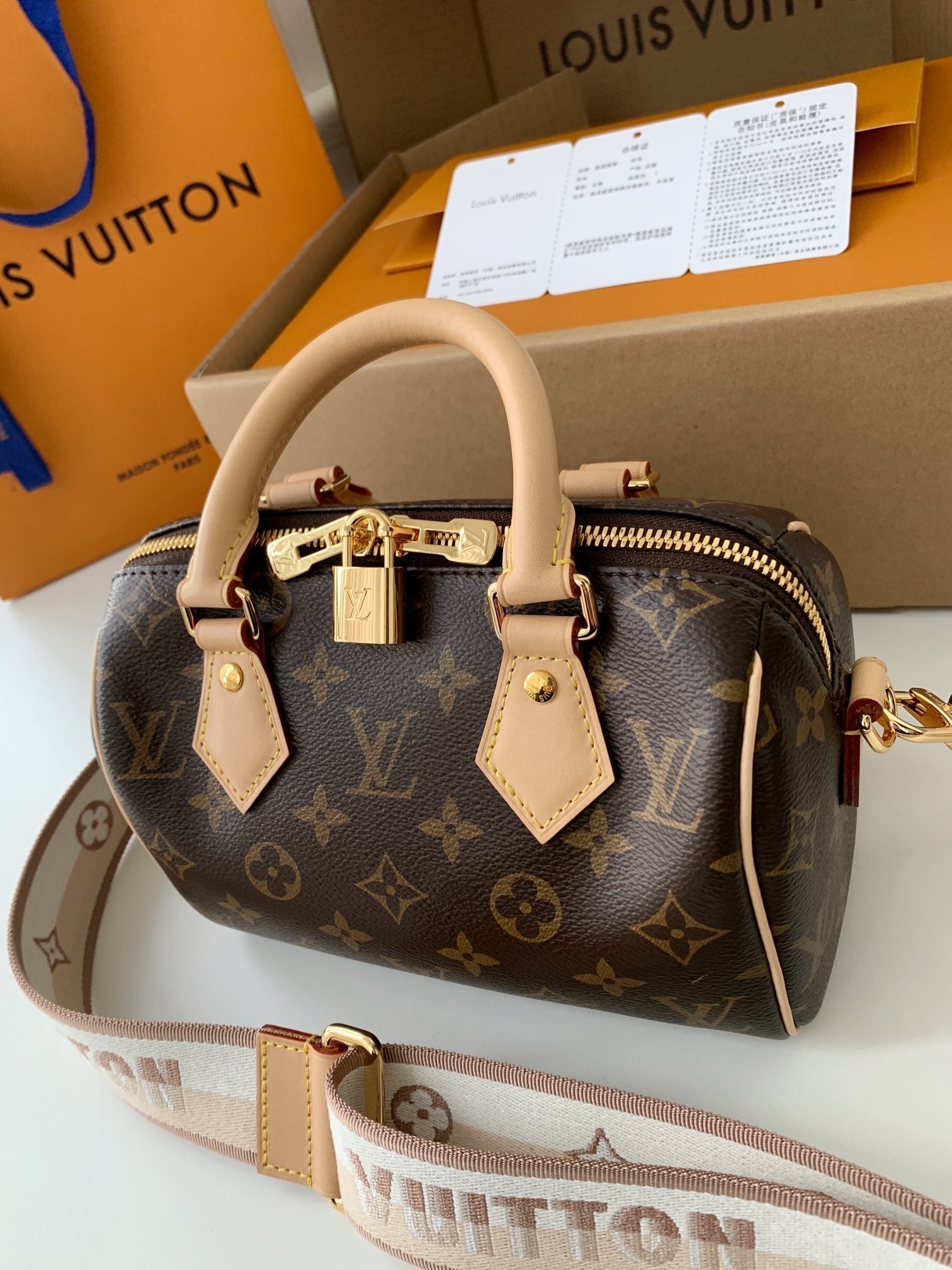 Louis Vuitton Speedy Bandoulière 20 M46222 Top Quality
