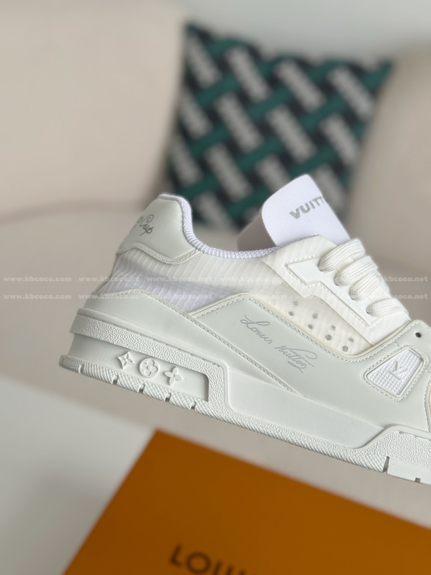 【#5908】 LOUIS VUITTON TRAINER 37TH AMERICA'S CUP SNEAKERS