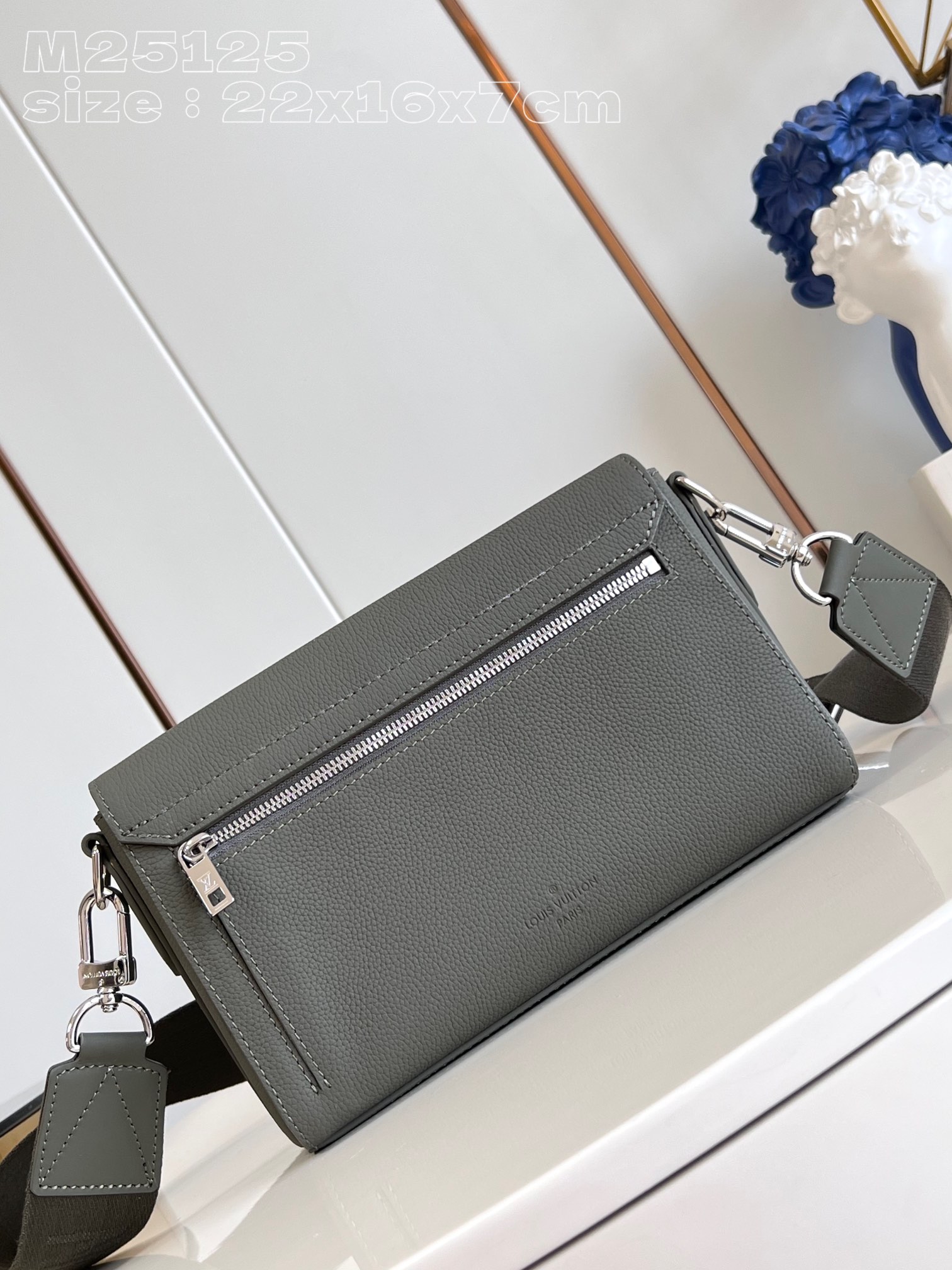 Louis Vuitton Takeoff Messenger M25125，Top quality