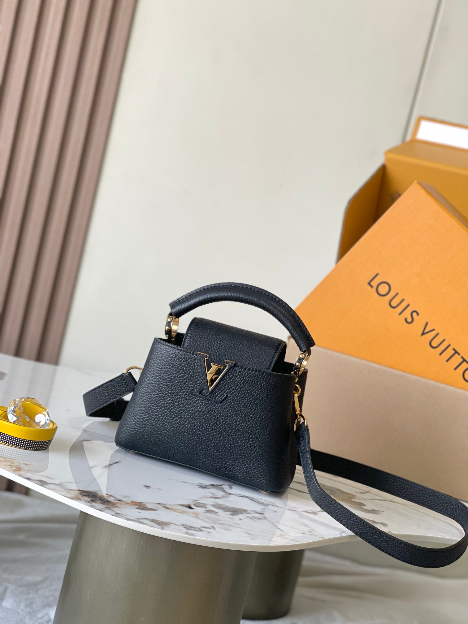 LOUIS VUITTON Capucines Mini Handbag/Top Quality M24729