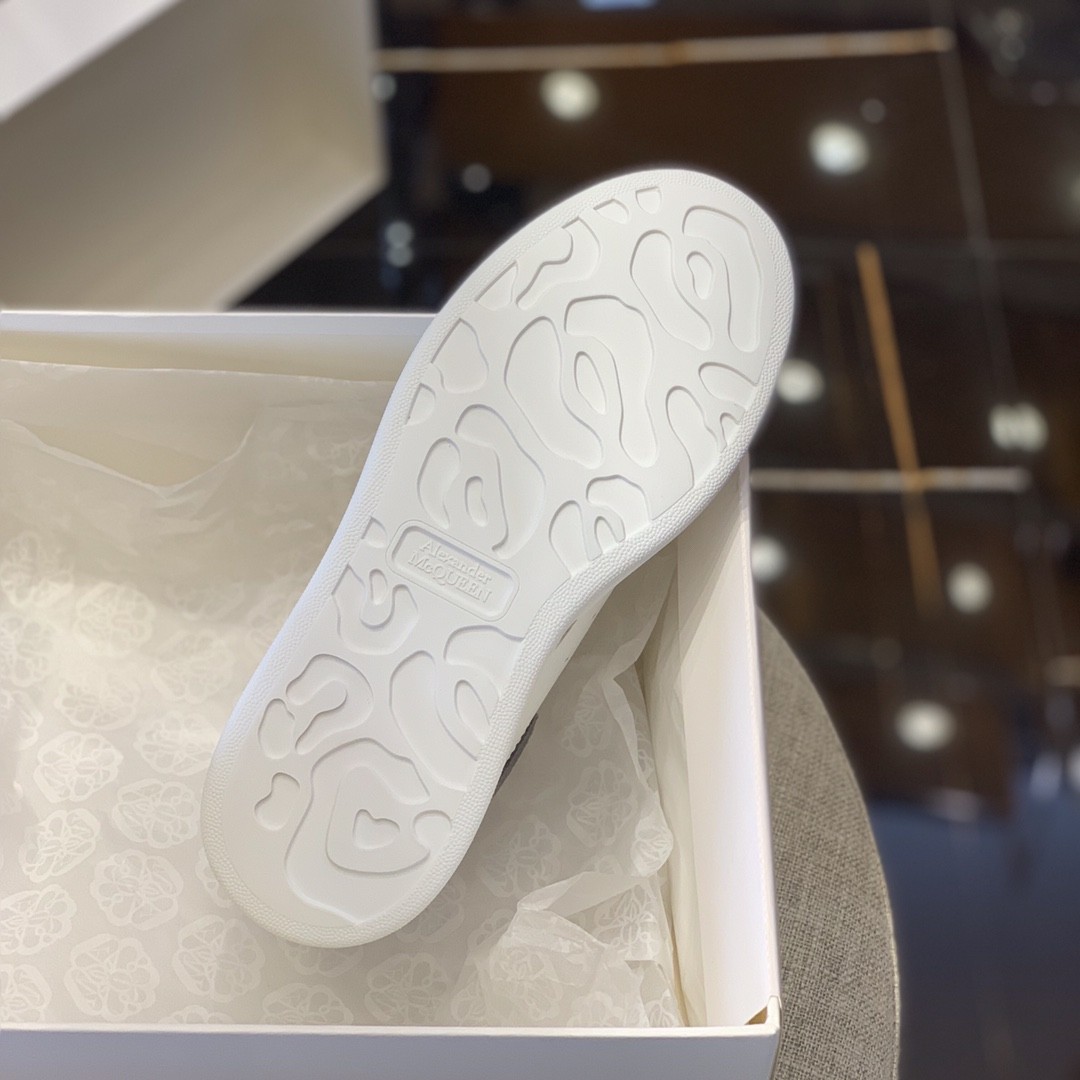 Alexander McQueen MQ gun-black tailSneakers