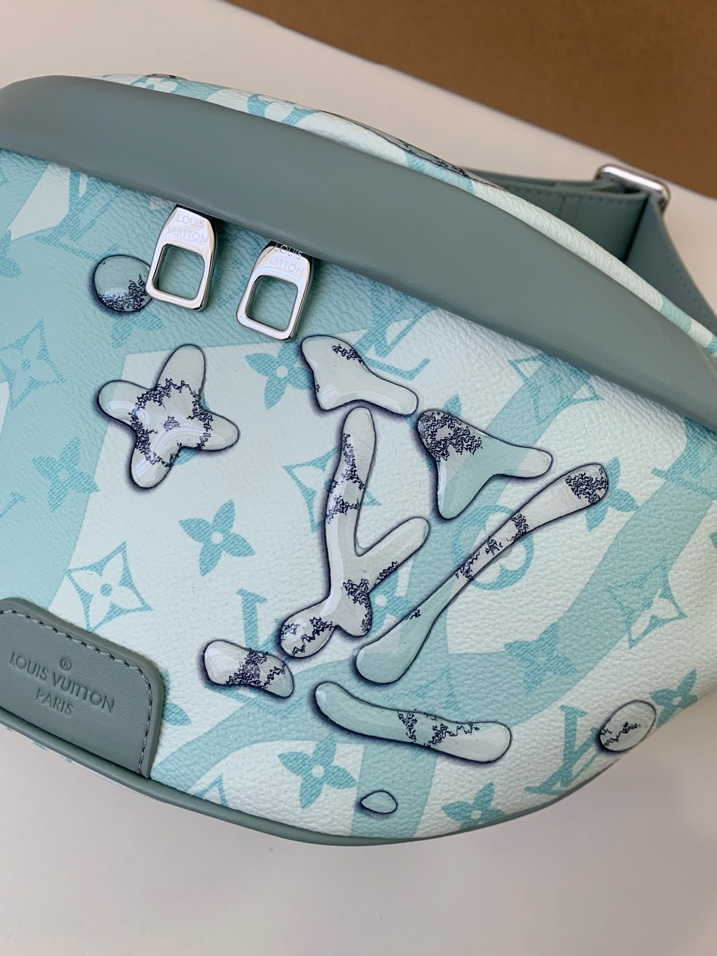 Louis Vuitton 2023 New DISCOVERY Water Drop Green Waistpack M22765