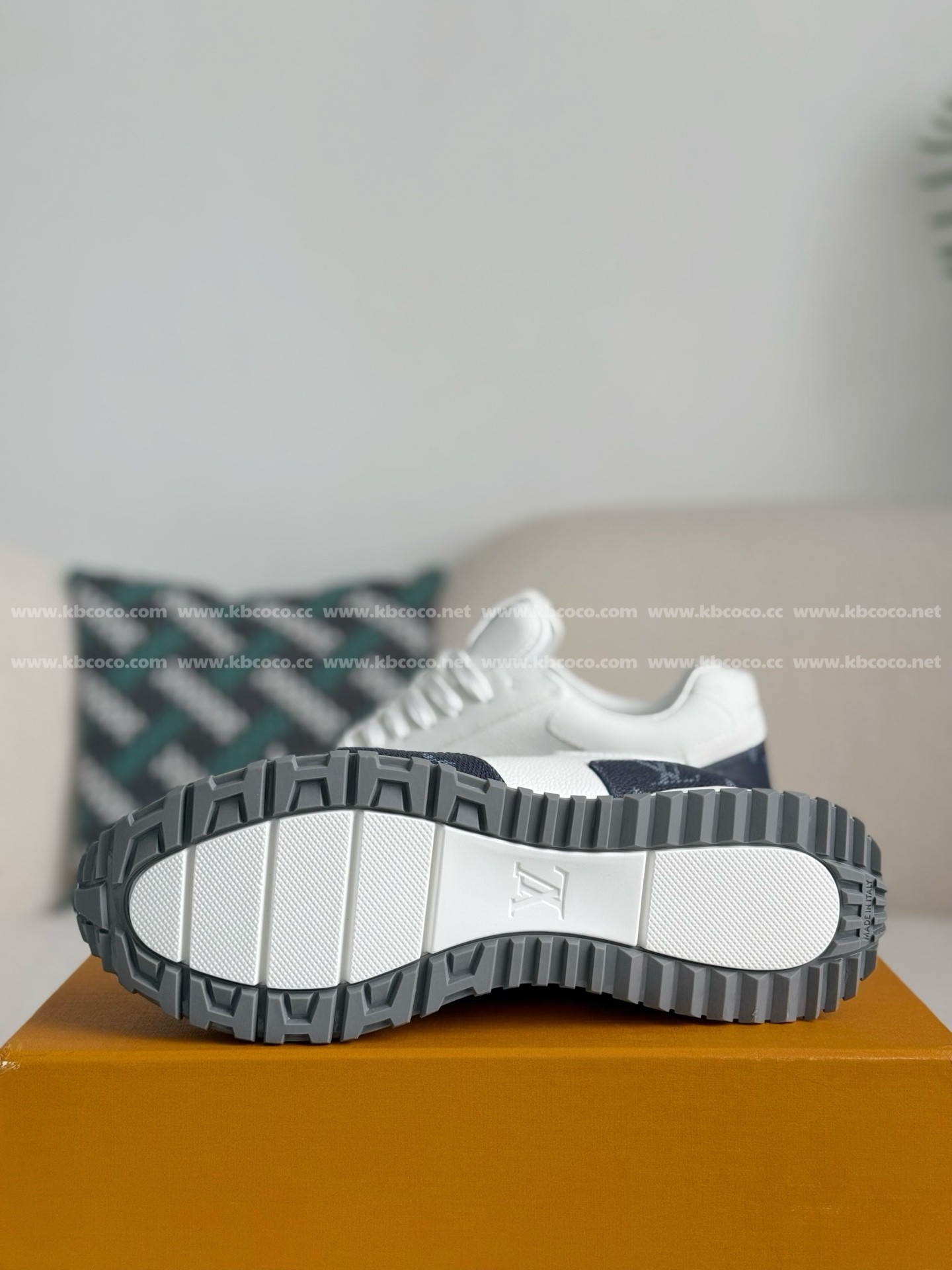 【#4679】 LOUIS VUITTON RUN AWAYCASUAL SHOES