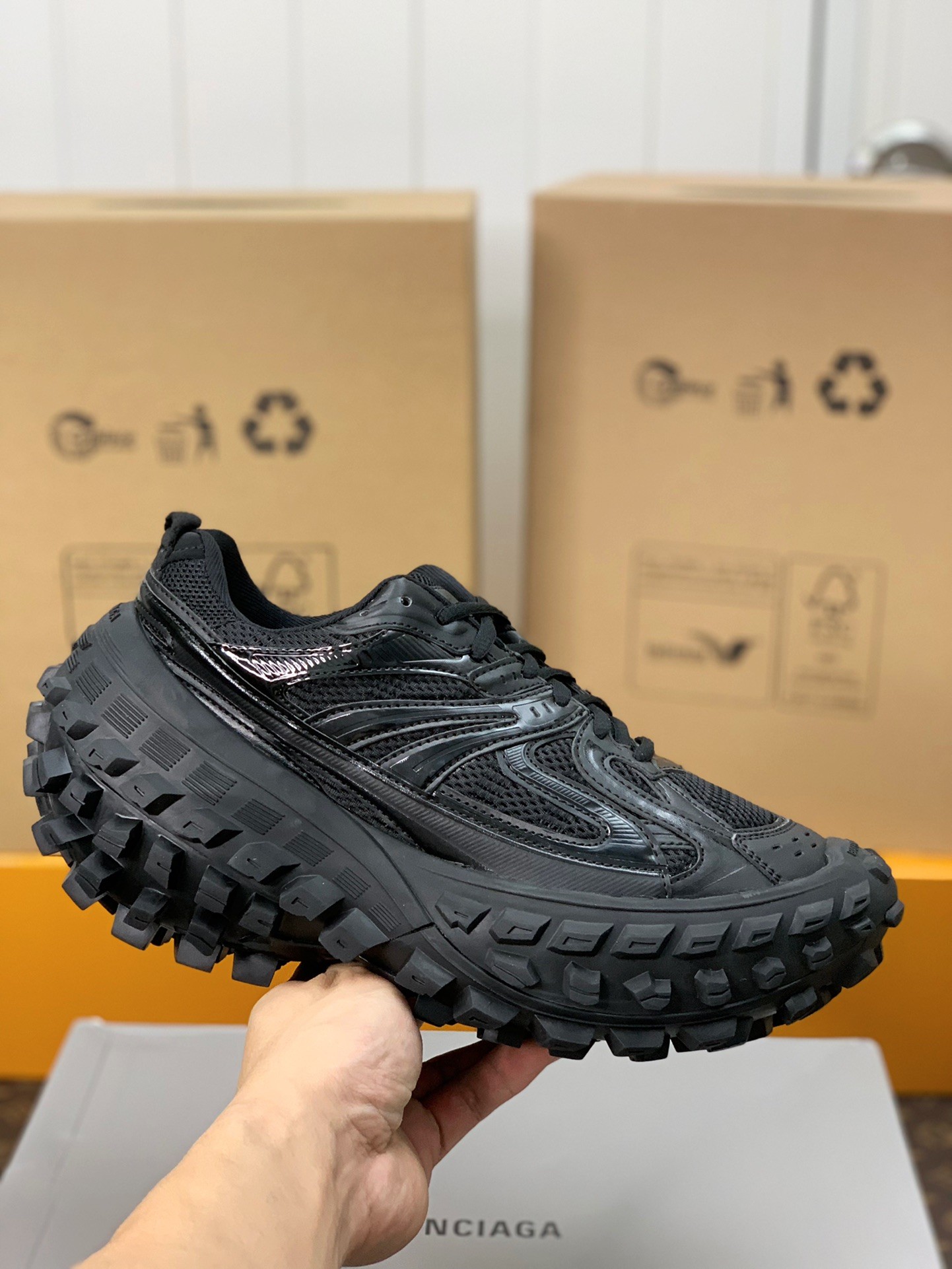 Balenciaga Bouncer Screw Sneakers