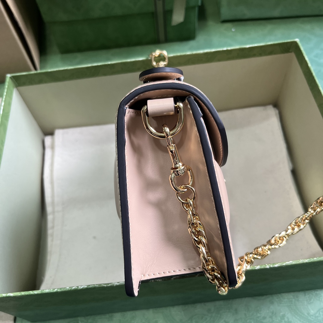 GUCCI GG Matelassé handbag724499 Top quality