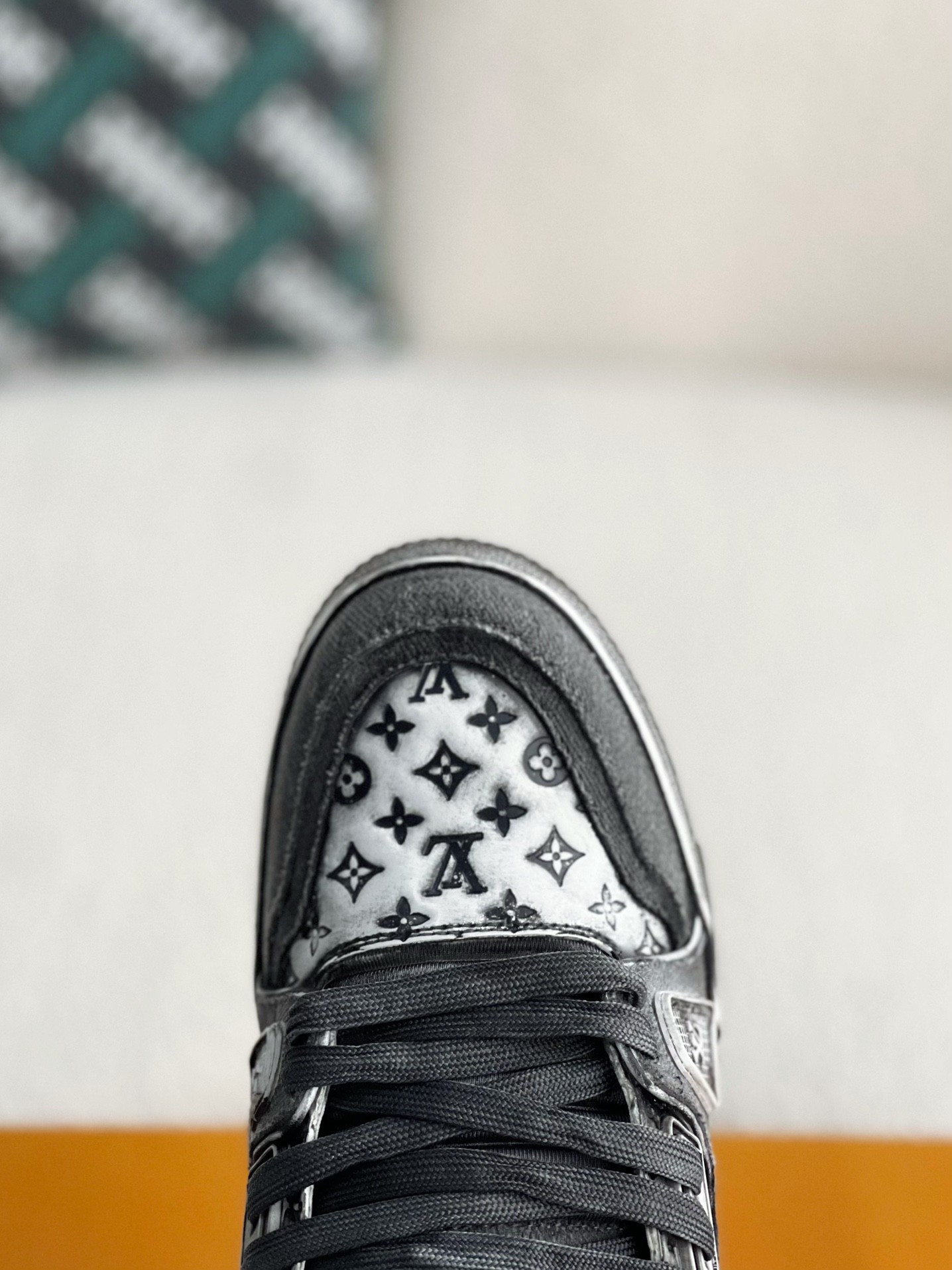 [#3320]LOUIS VUITTON TRAINER SNEAKERS