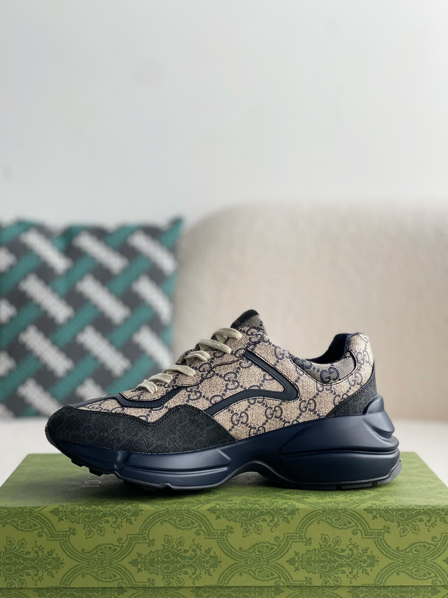 Gucci Retro Clunky Sneaker