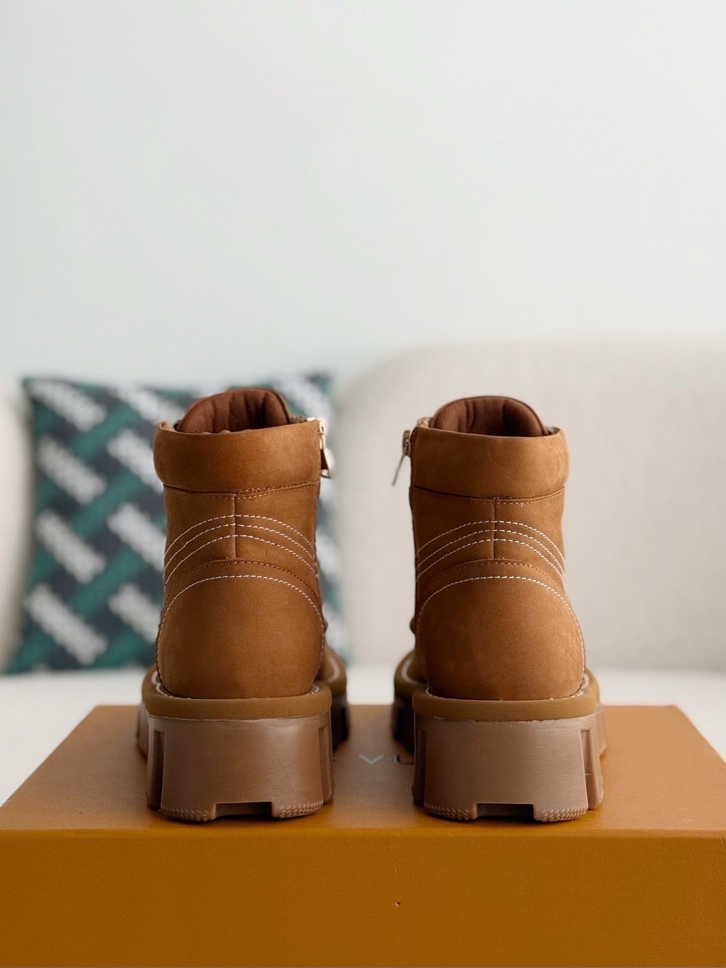 [#3717」 LOUIS VUITTON Round toe lace-up boots