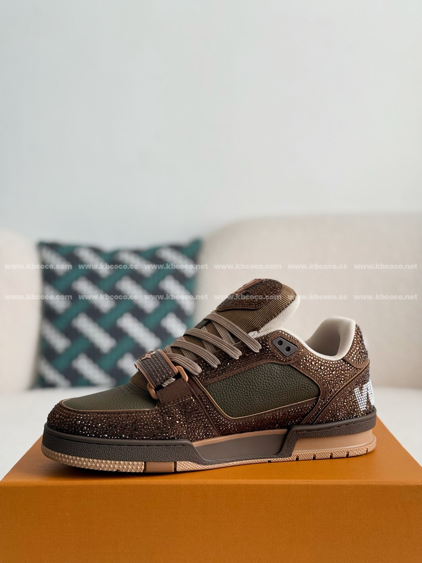 【#4114】 LOUIS VUITTON RUNNER TATIC SNEAKERS