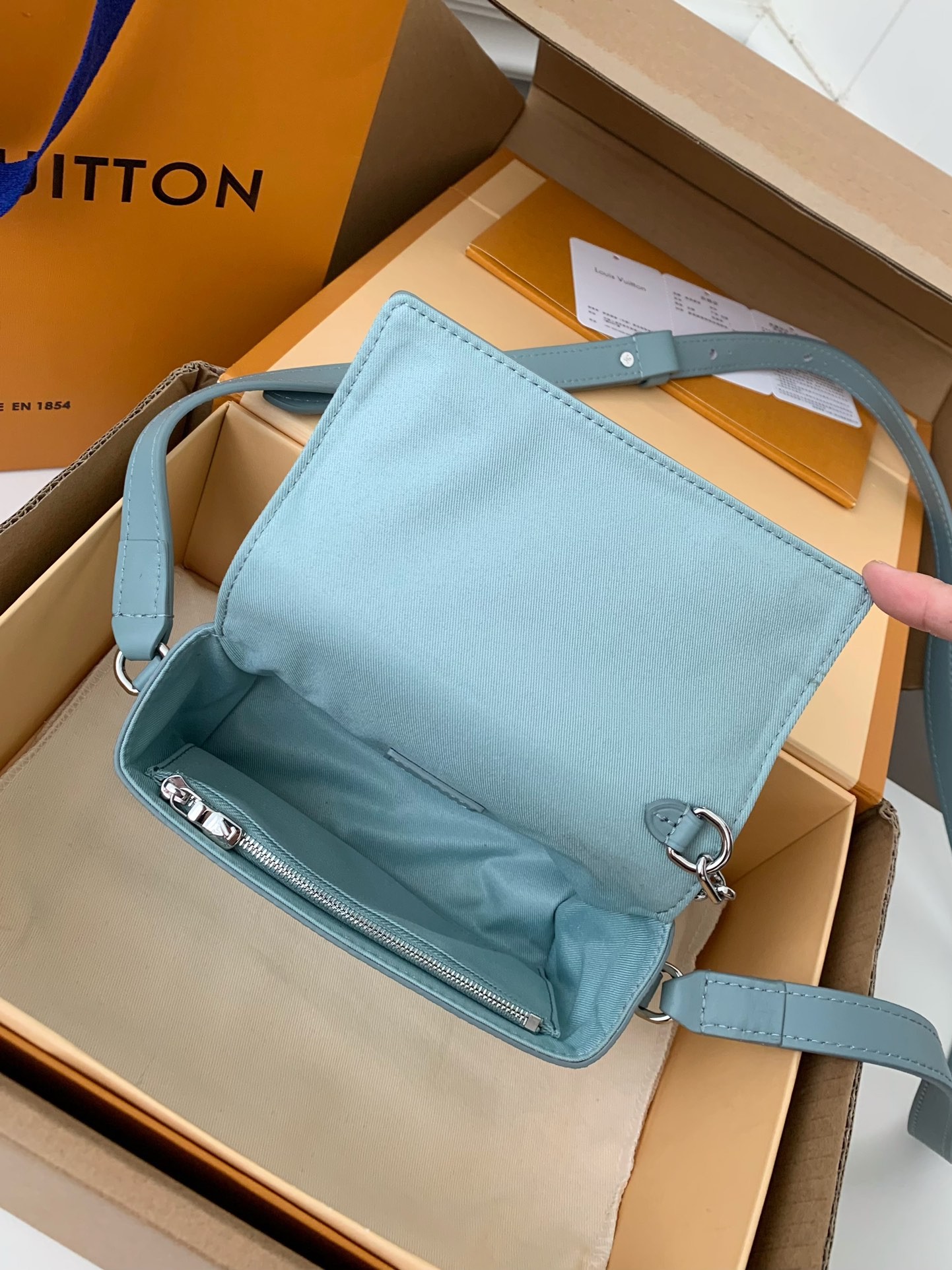 Louis Vuitton STEAMER Mini Men's Handbag M22637 Top Quality