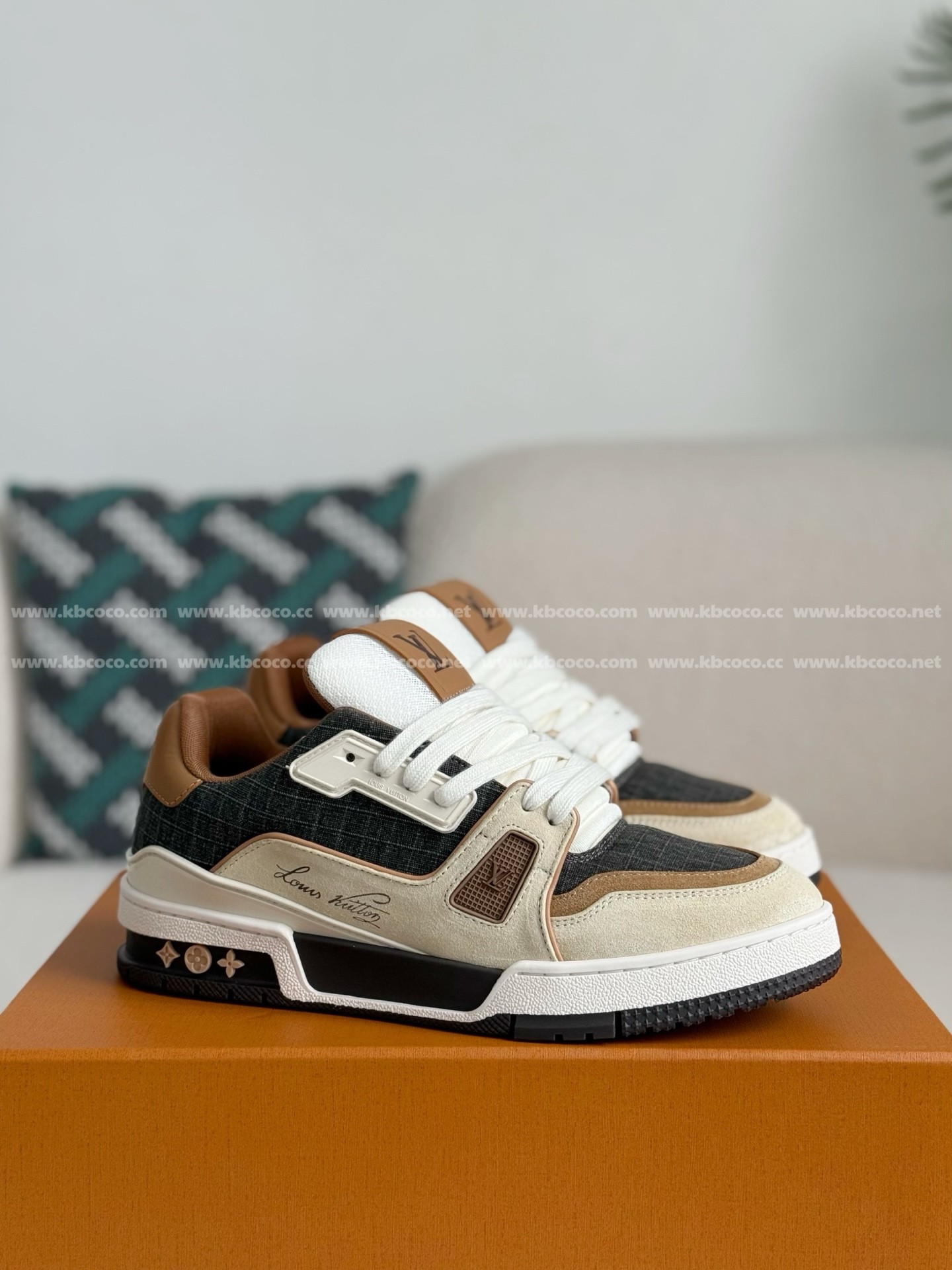【#5285】 LOUIS VUITTON TRAINER SNEAKERS