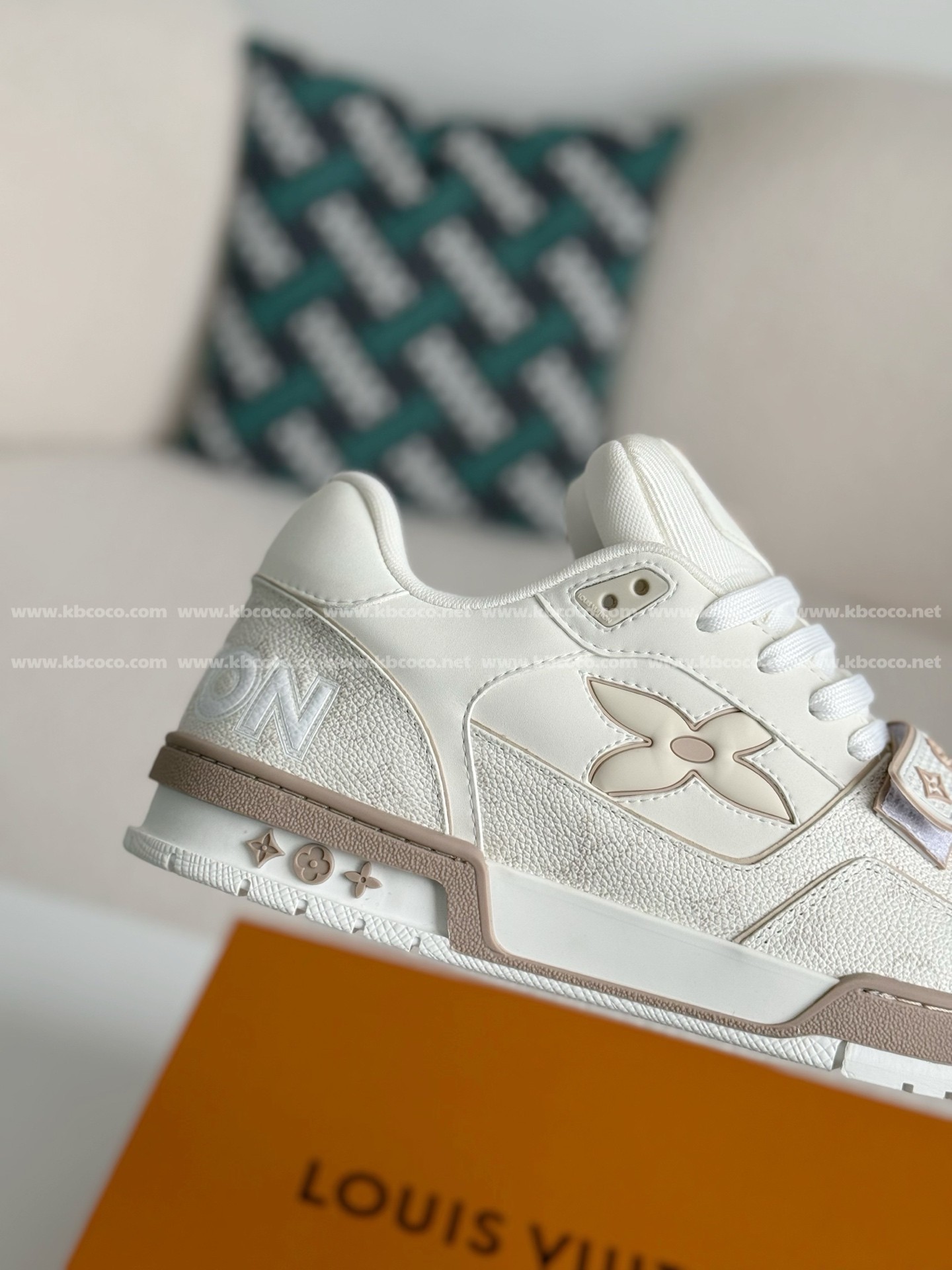 【#5438】 LOUIS VUITTON TRAINER SNEAKERS