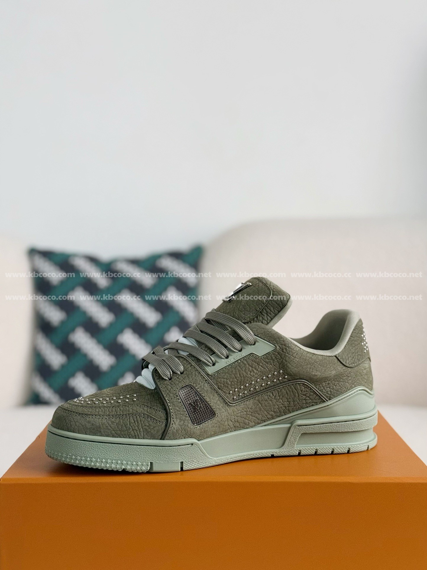 【#4530】 LOUIS VUITTON TRAINER SNEAKERS