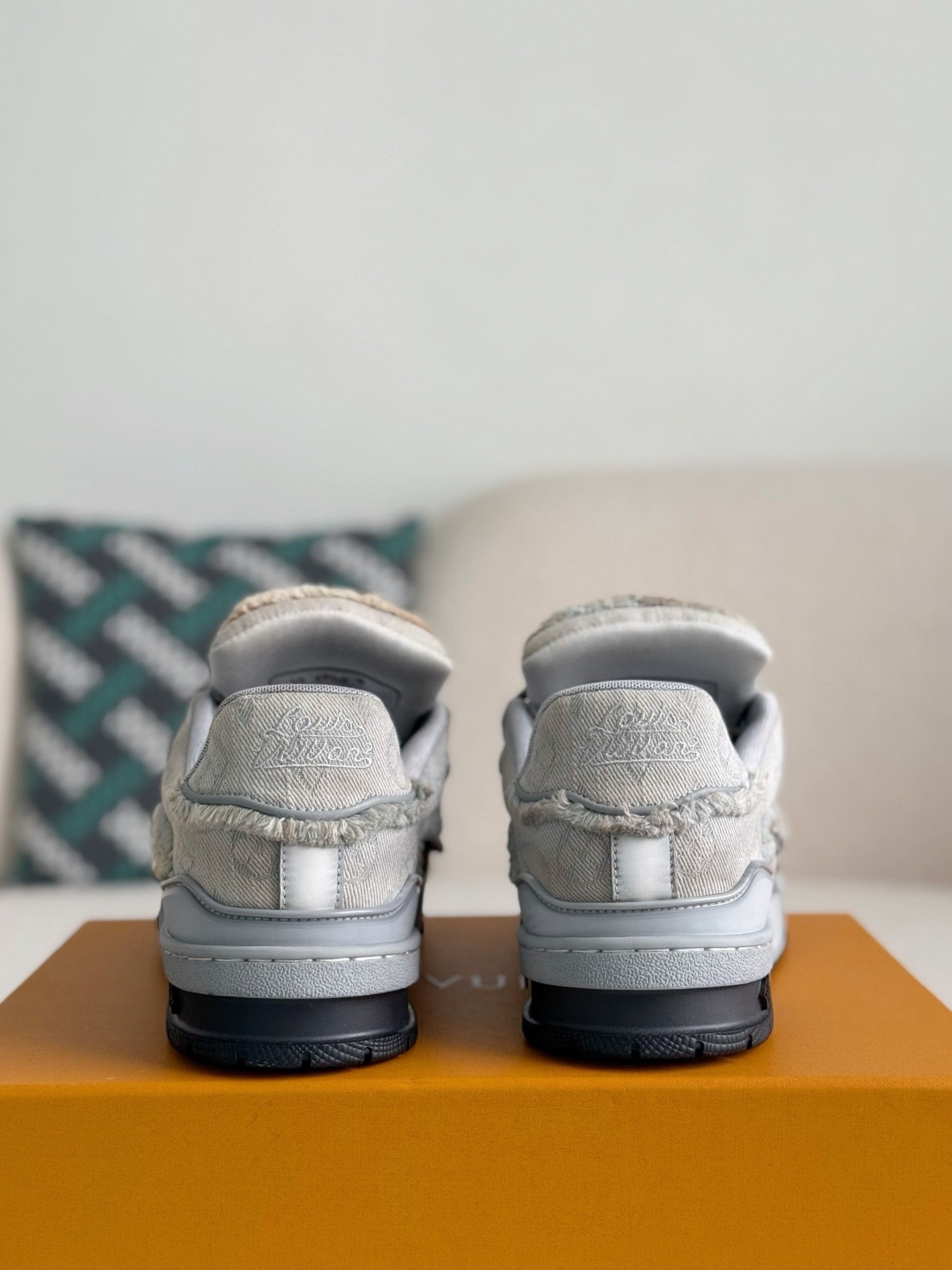 [#3917]LOUIS VUITTON TRAINER SNEAKERS