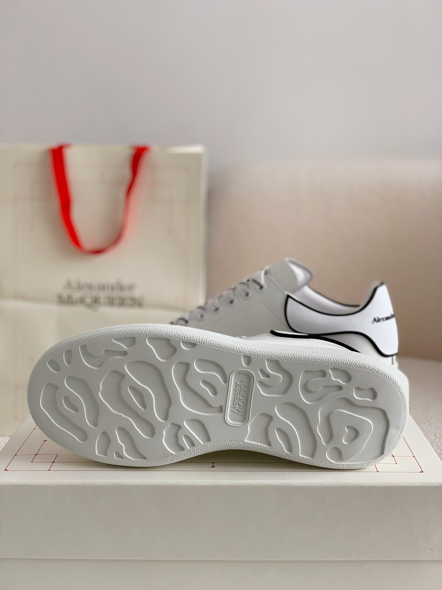 Alexander McQueen MQ white film tailSneakers