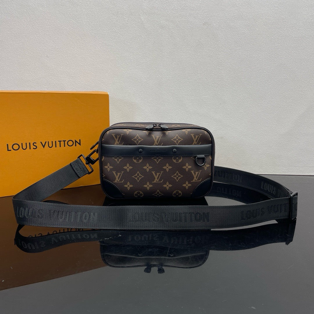 LOUIS VUITTON Alpha Crossbody bag/top quality M46955