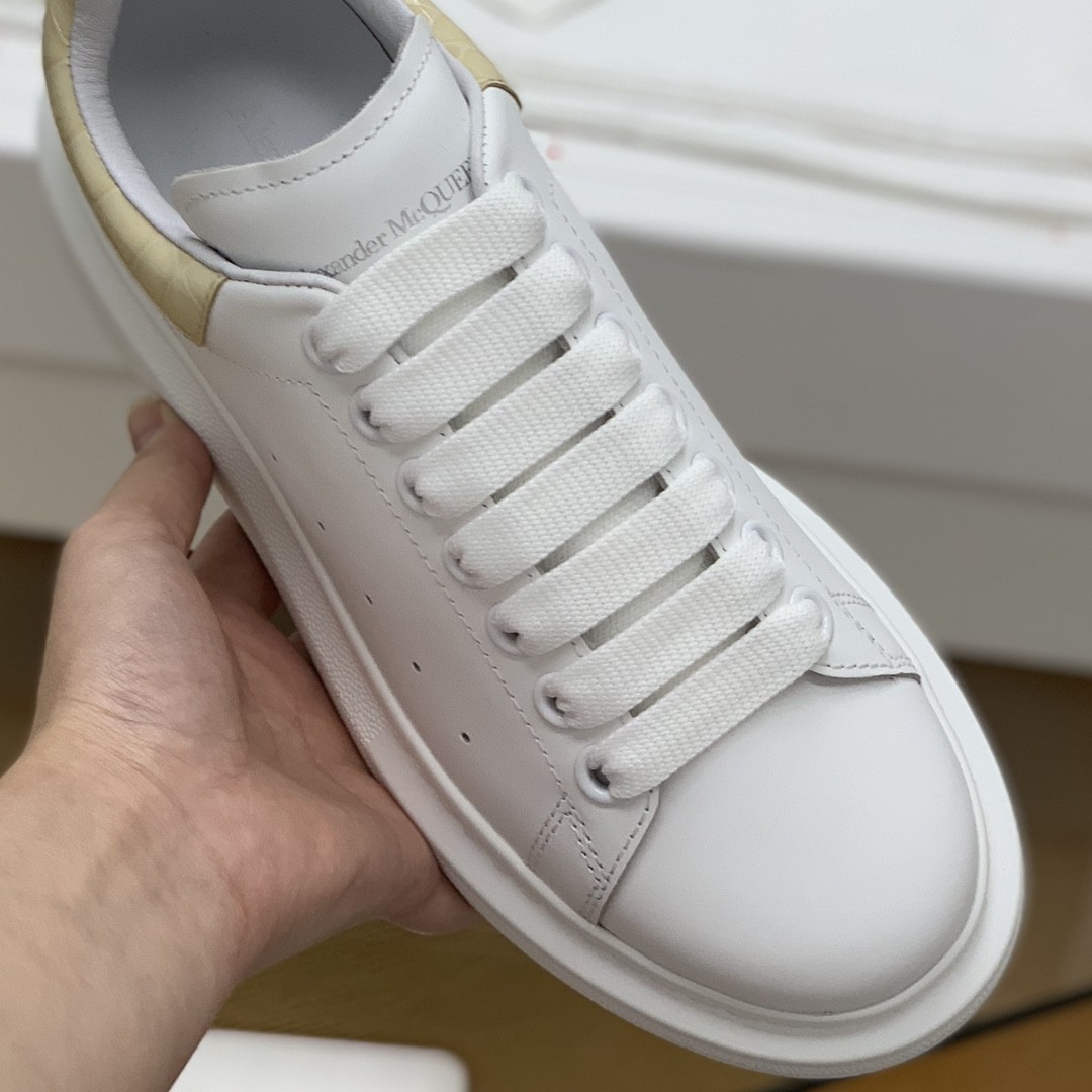 Alexander McQueen MQ Apricot beadStone grain tail Sneakers