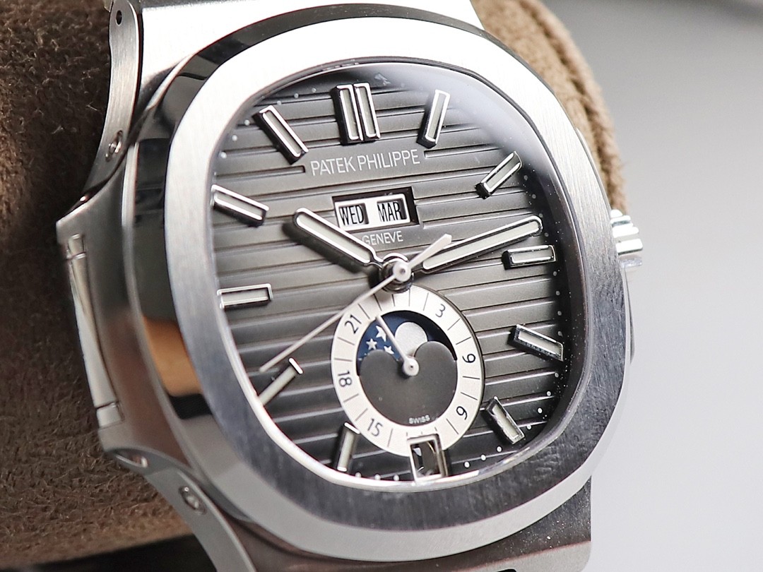 【#2551】 PATEK PHILIPPE 5726 serieswatch