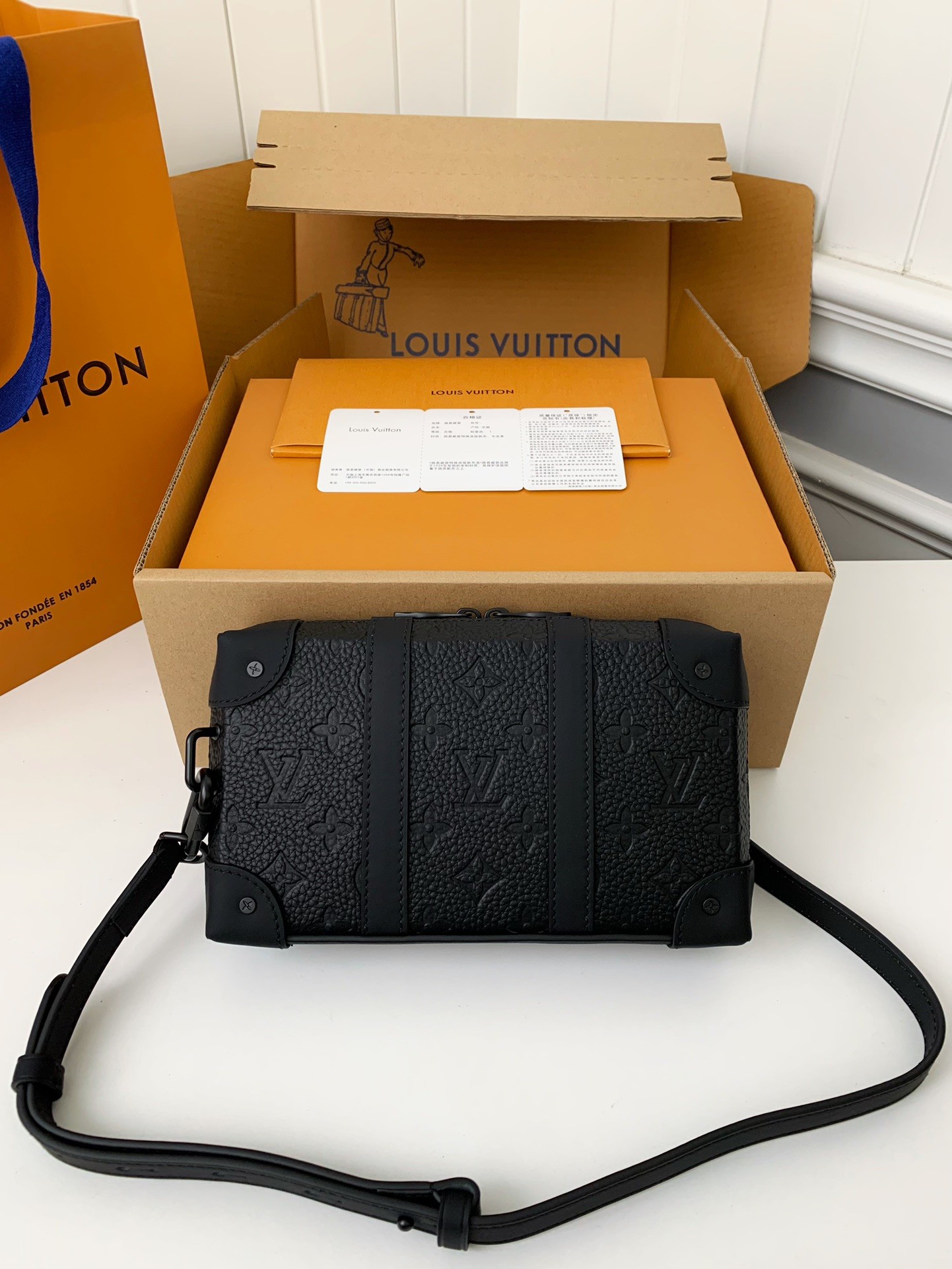Louis Vuitton's new Sac Plat HorizontaZippé men's black flower briefcase M80224