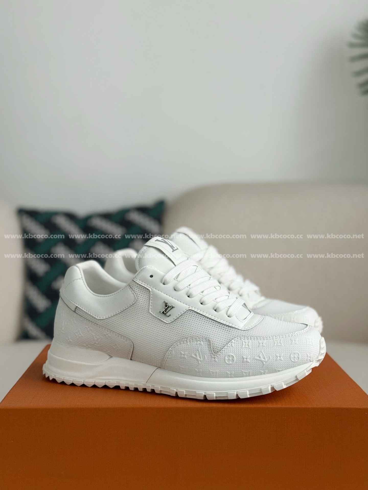 【#5392】 LOUIS VUITTON RUN AWAYCASUAL SHOES
