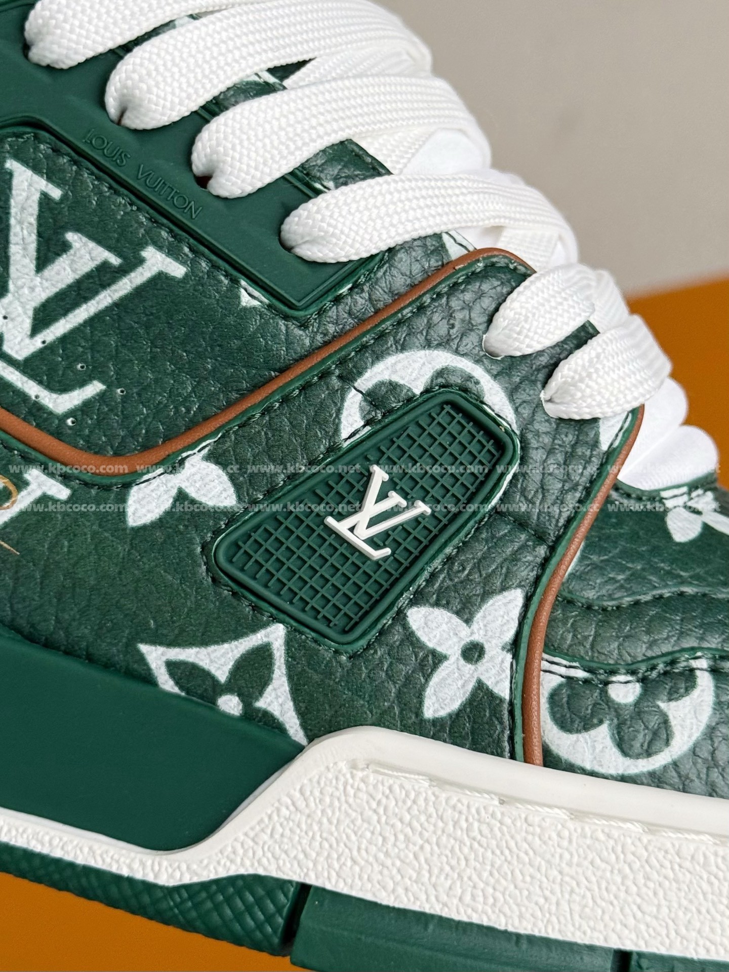 【#4538】 LOUIS VUITTON TRAINER SNEAKERS