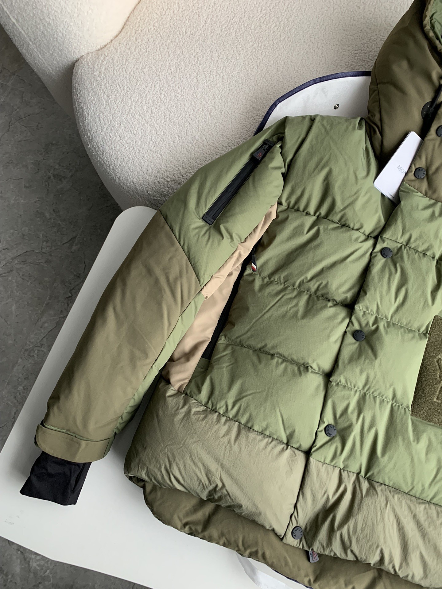 【#2532】 Moncler down jacket