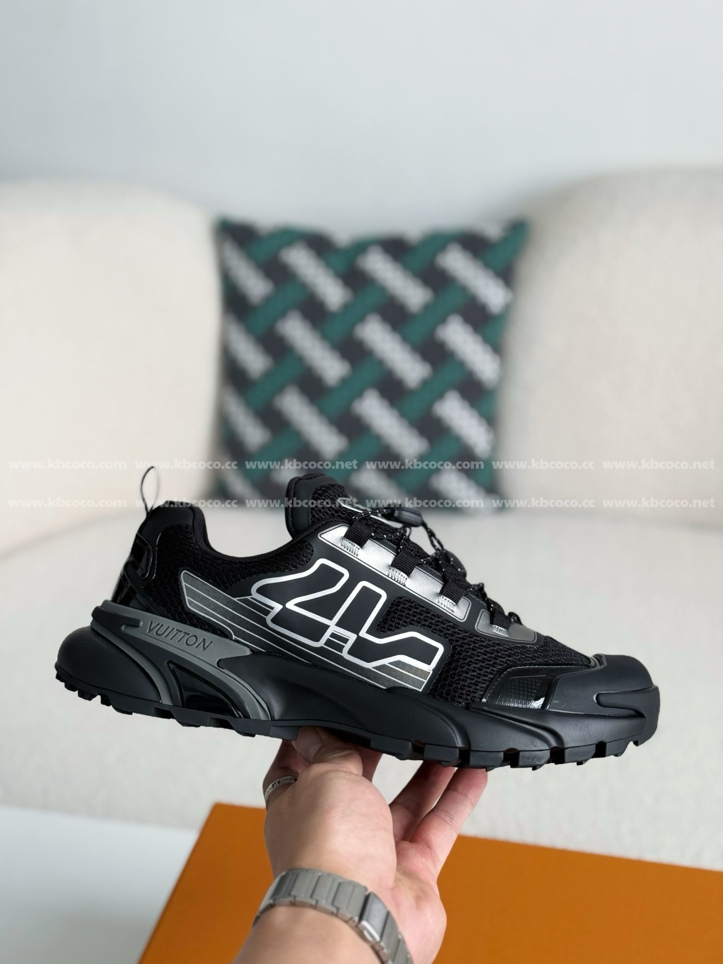 【#5229】 LOUIS VUITTON RUNNER TATIC CASUAL SHOES