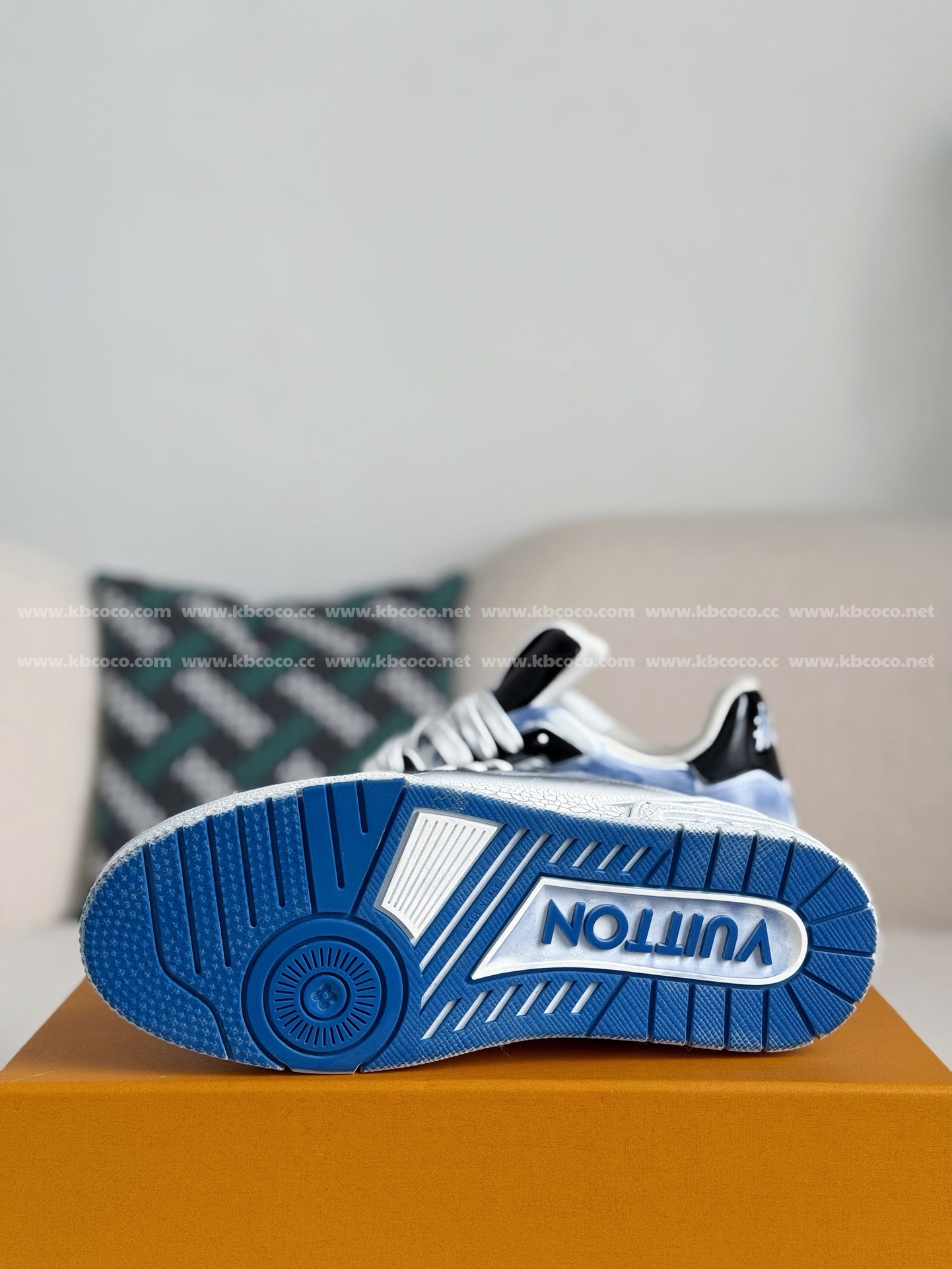 【#4492】 LOUIS VUITTON TRAINER SNEAKERS