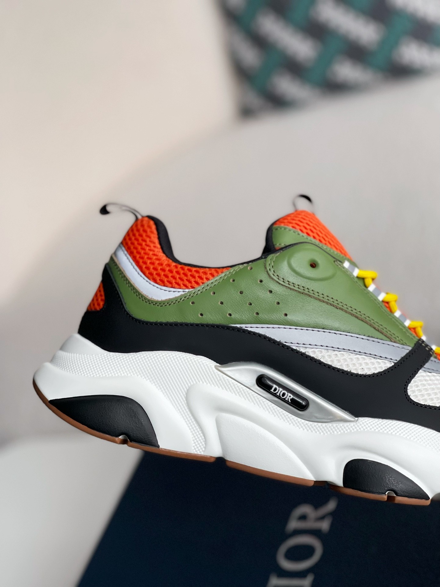 DlOR classic B22 Clunky Sneaker