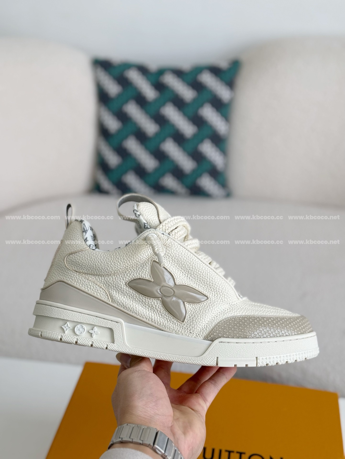 【#4034】 LOUIS VUITTON TRAINER SNEAKERS