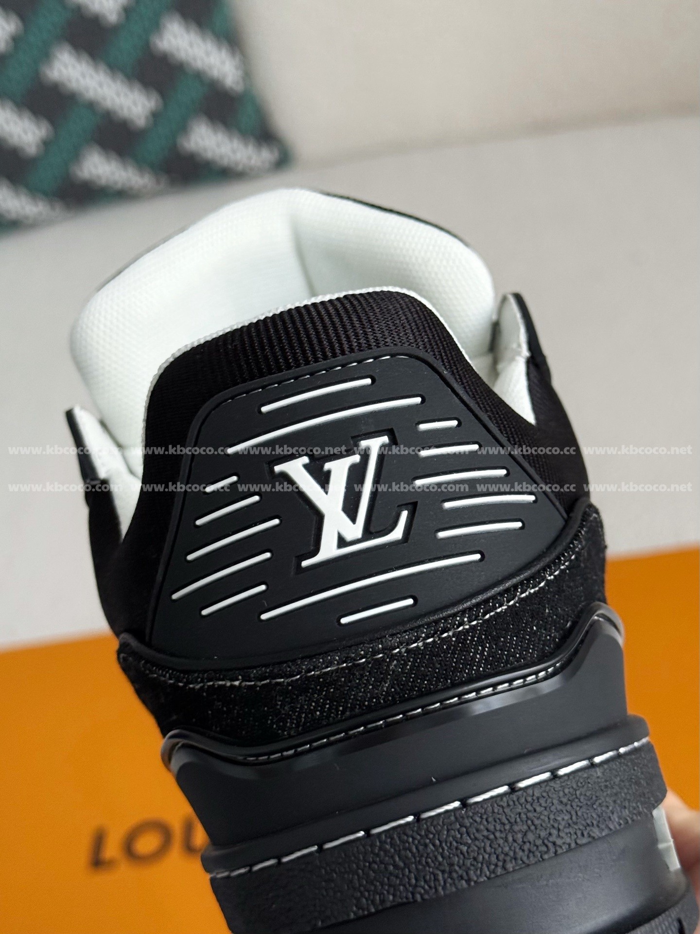 【#4635】 LOUIS VUITTON TRAINER SNEAKERS
