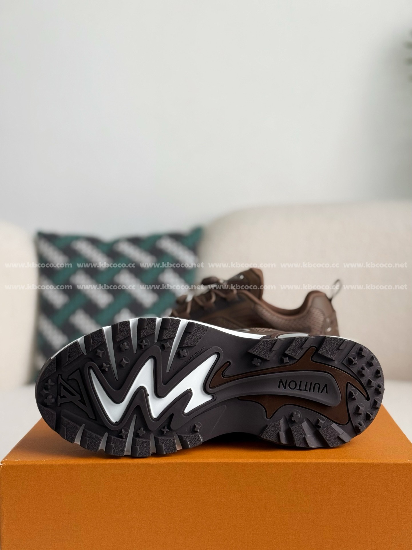 【#5228】 LOUIS VUITTON RUNNER TATIC CASUAL SHOES