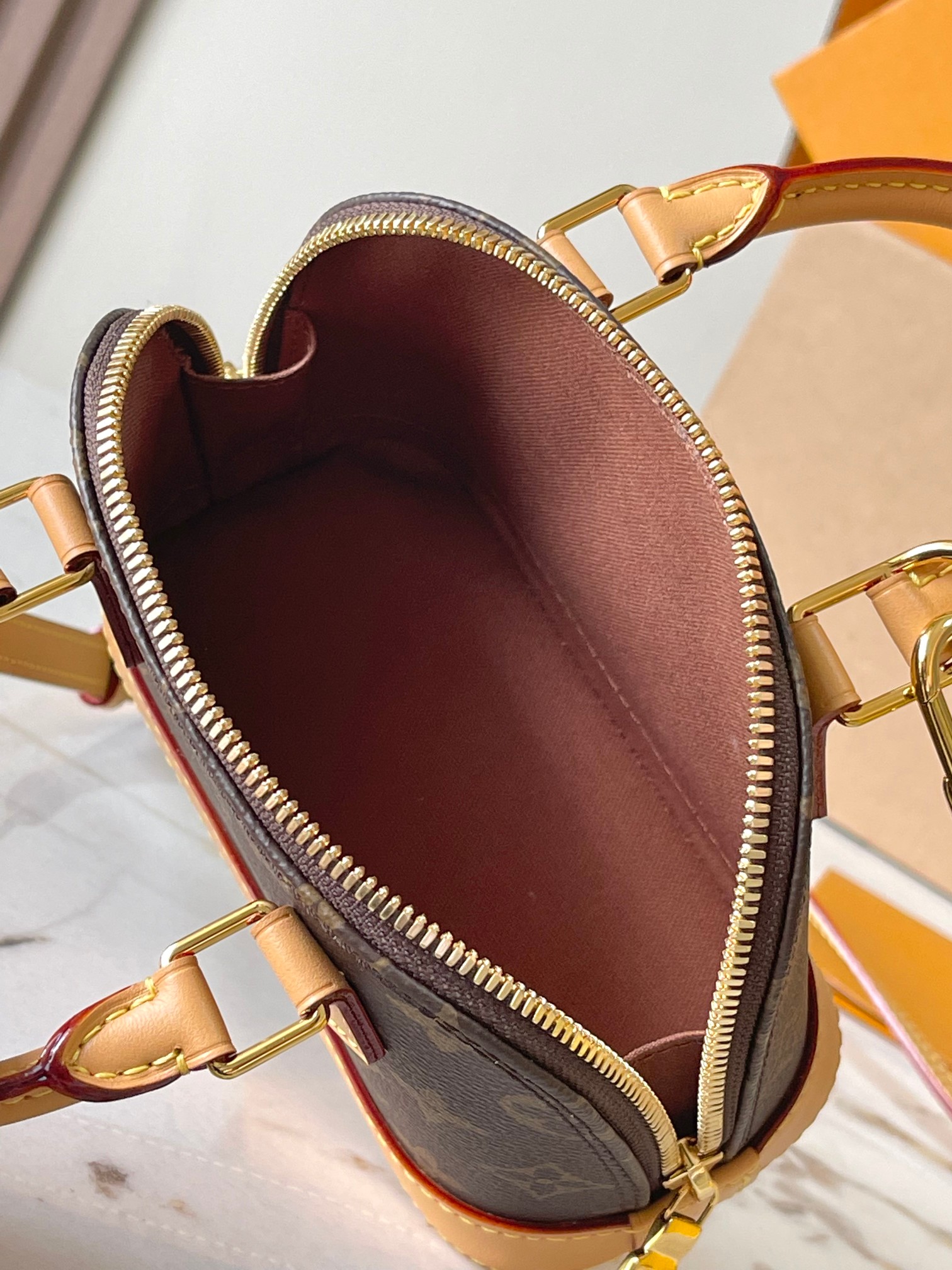 LOUIS VUITTON Alma Handbag/Top Quality M82717