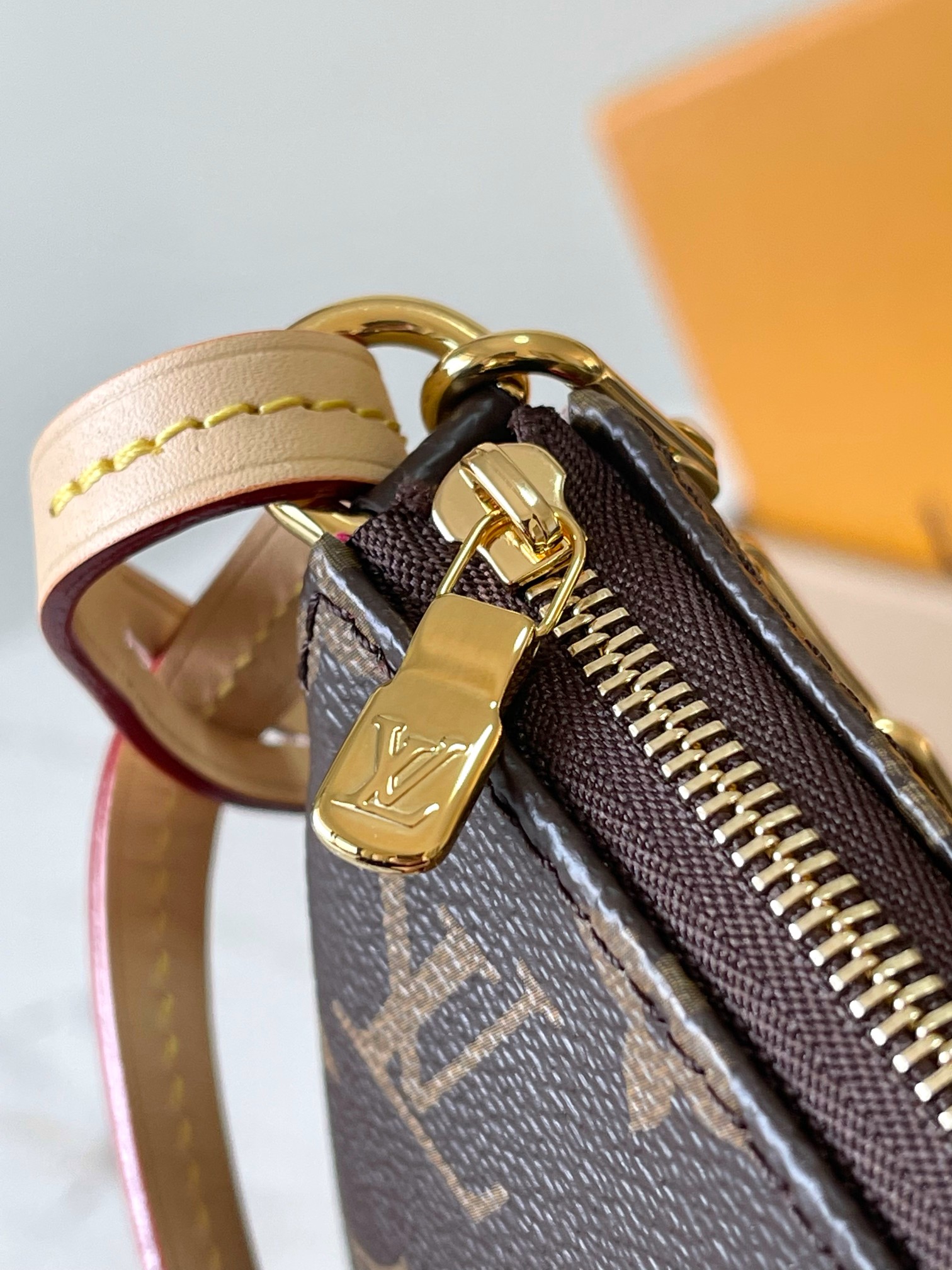 LOUIS VUITTON xTakashi Murakami Pochette Accessories Shoulder bag/top quality M13440