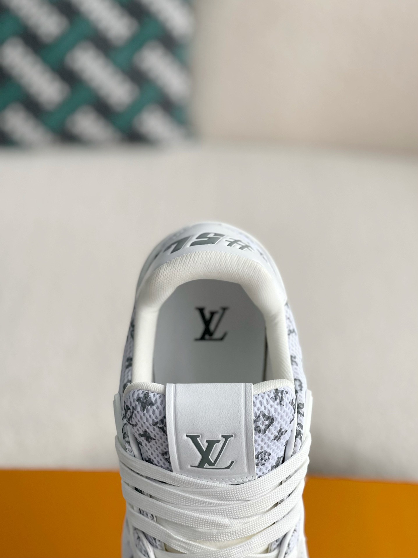 [#3369」 LOUIS VUITTON TRAINER SNEAKERS