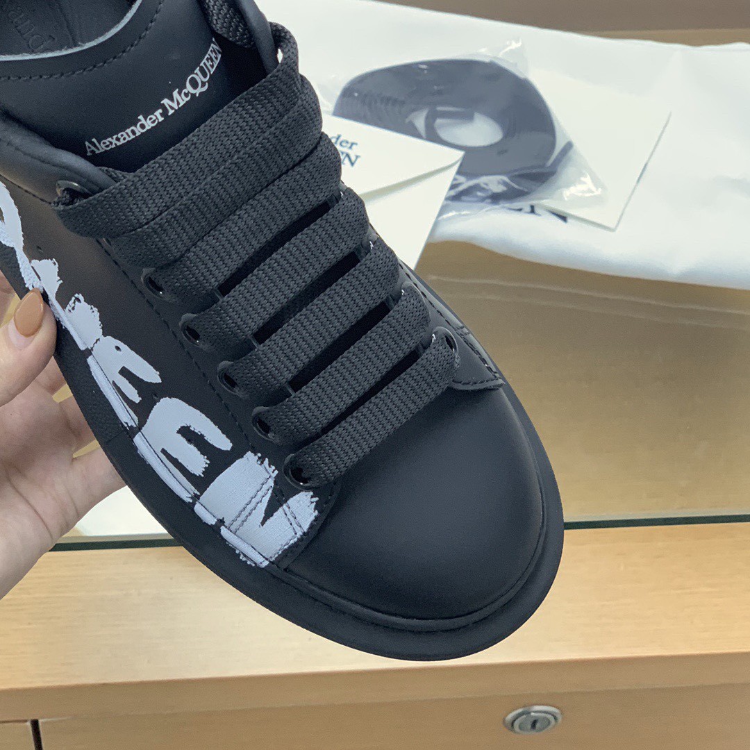 Alexander McQueen MQ 3D black letterSneakers