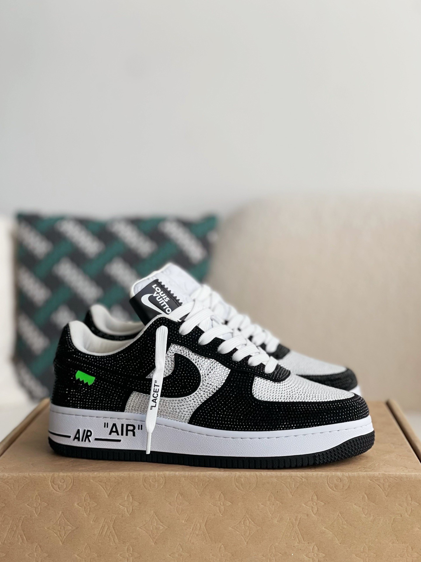 LOUIS VUITTON x NIKE AIR FORCE 1 SNEAKER