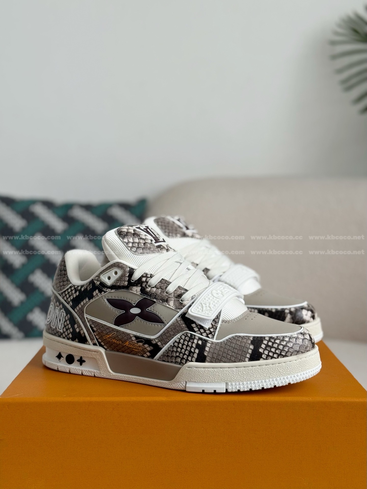 【#5794】 LOUIS VUITTON TRAINER SNEAKERS
