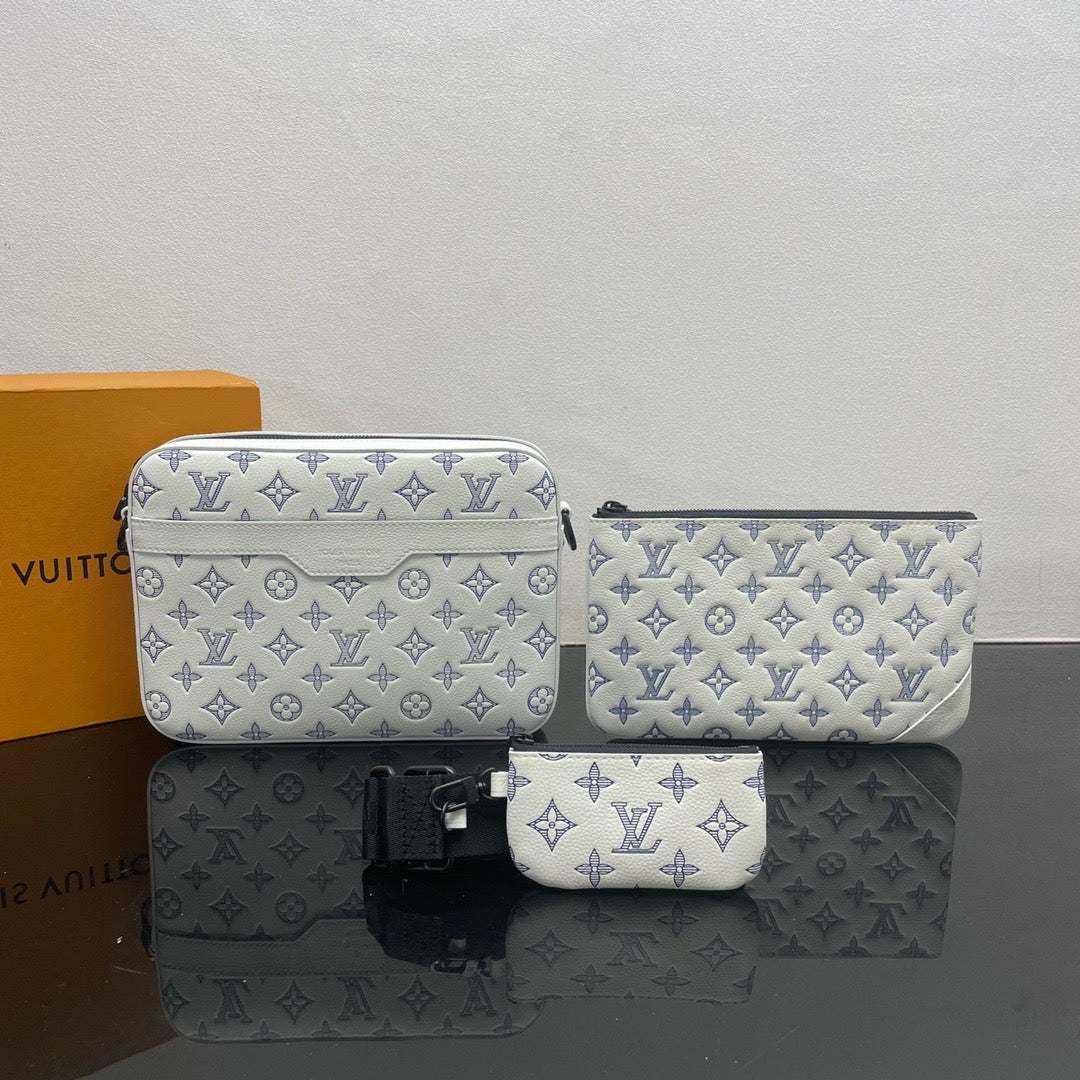LOUIS VUITTON TrioMessenger Postman bag/top quality M24754