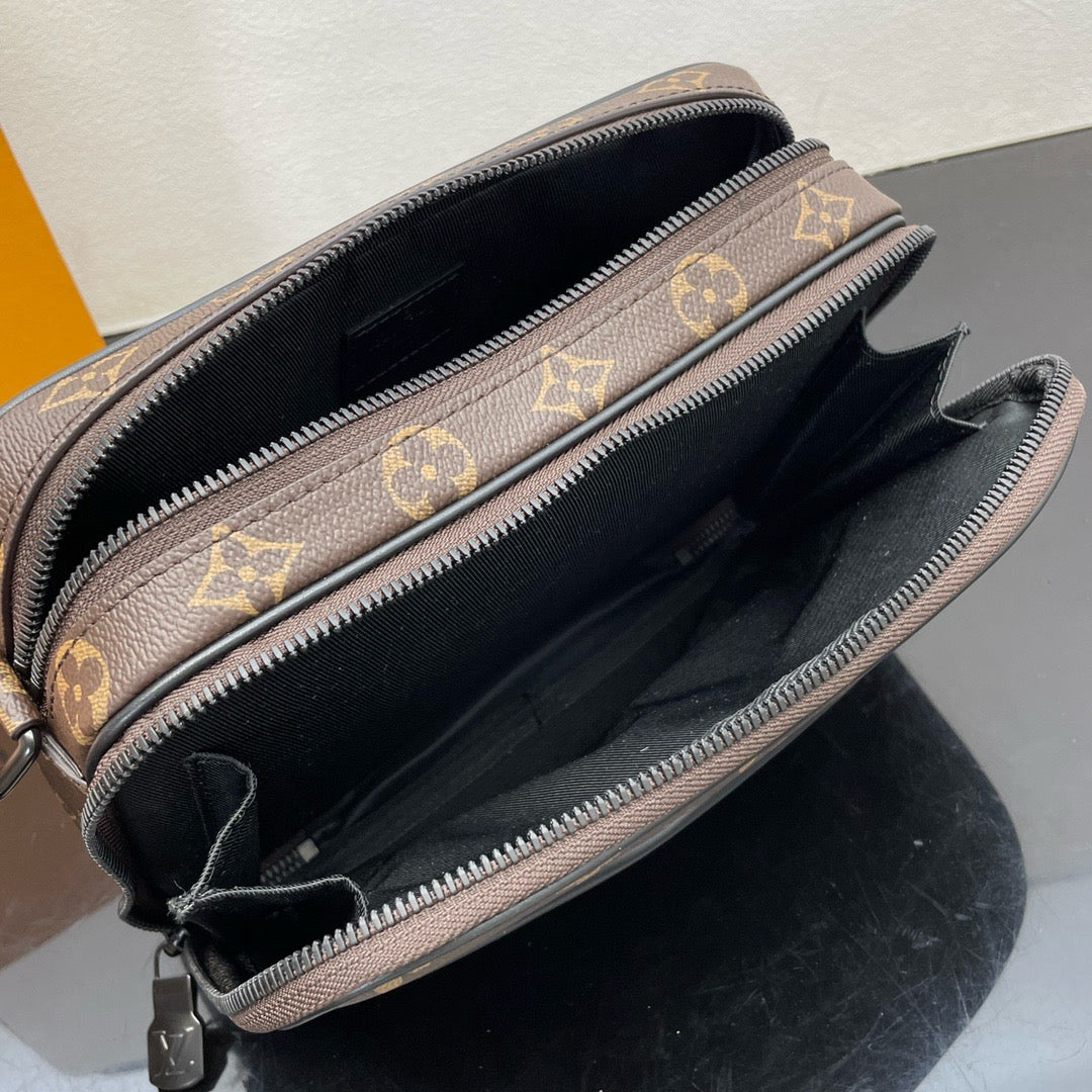 LOUIS VUITTON Alpha Crossbody bag/top quality M46955