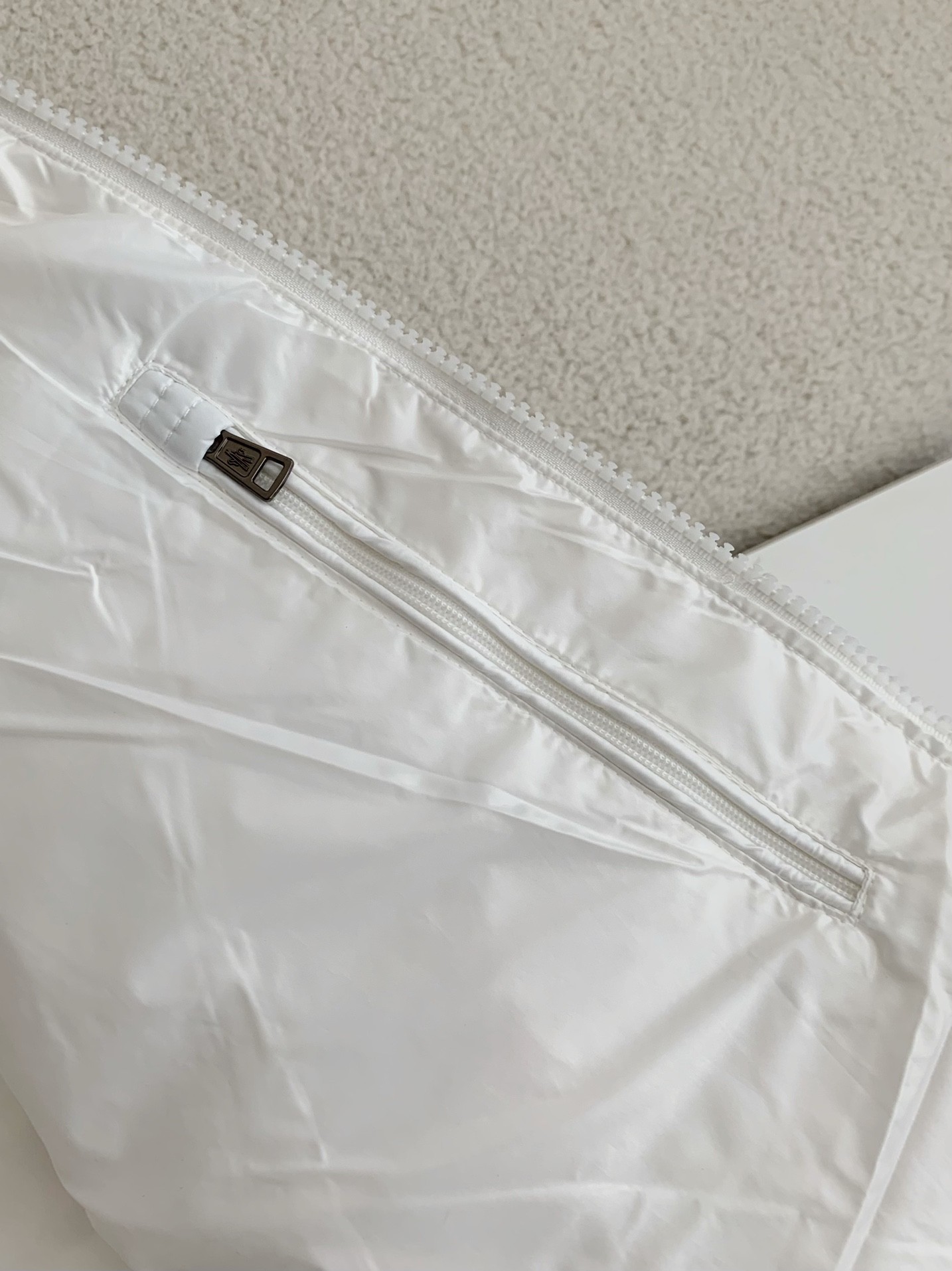 【#3706】Moncler Montbeliard down jacket