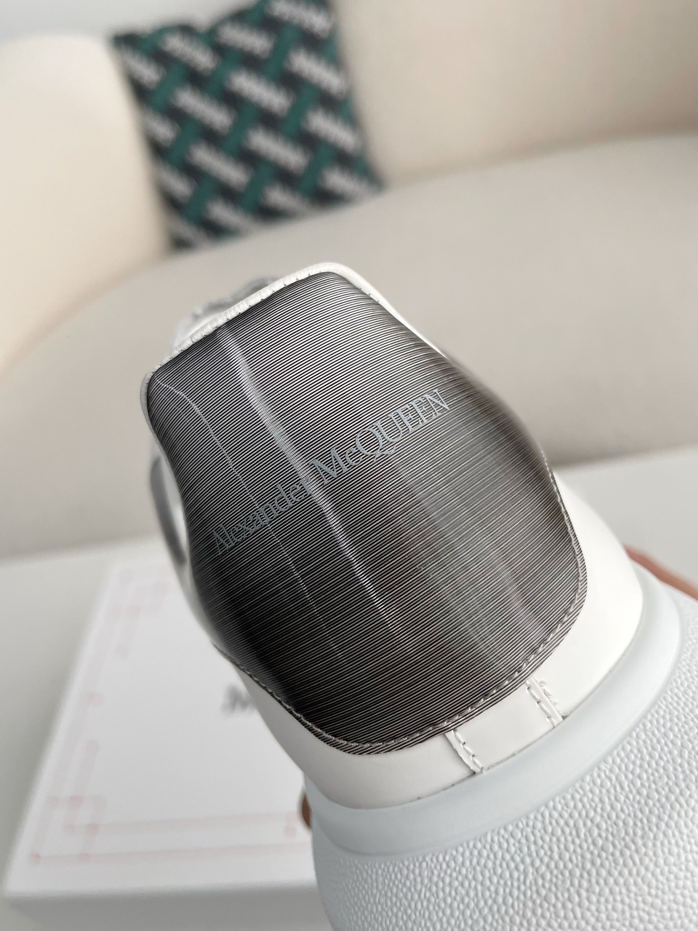 Alexander McQueen MQ jelly Dark BlueTail Sneakers