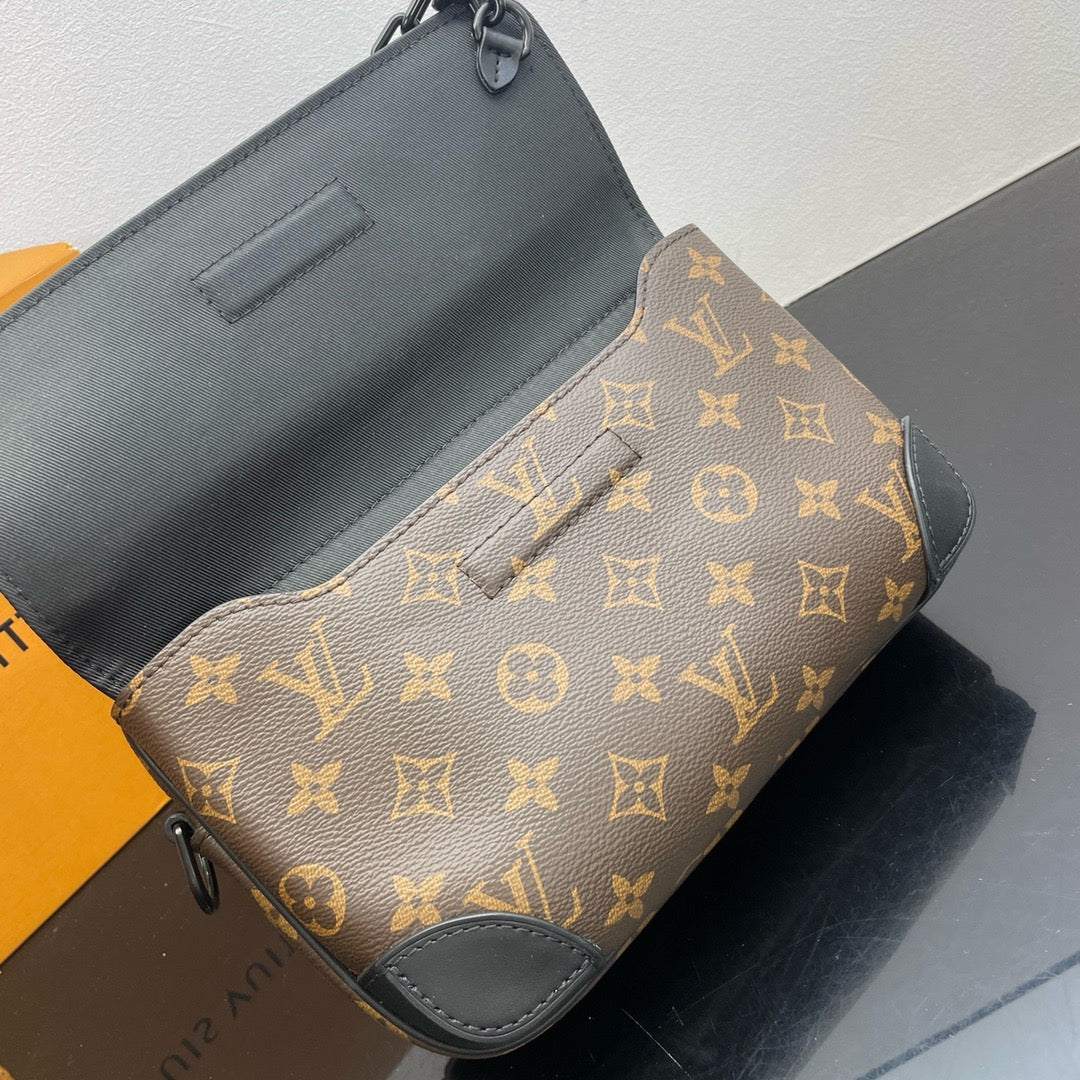LOUIS VUITTON Steamer Postman bag/top quality M46795