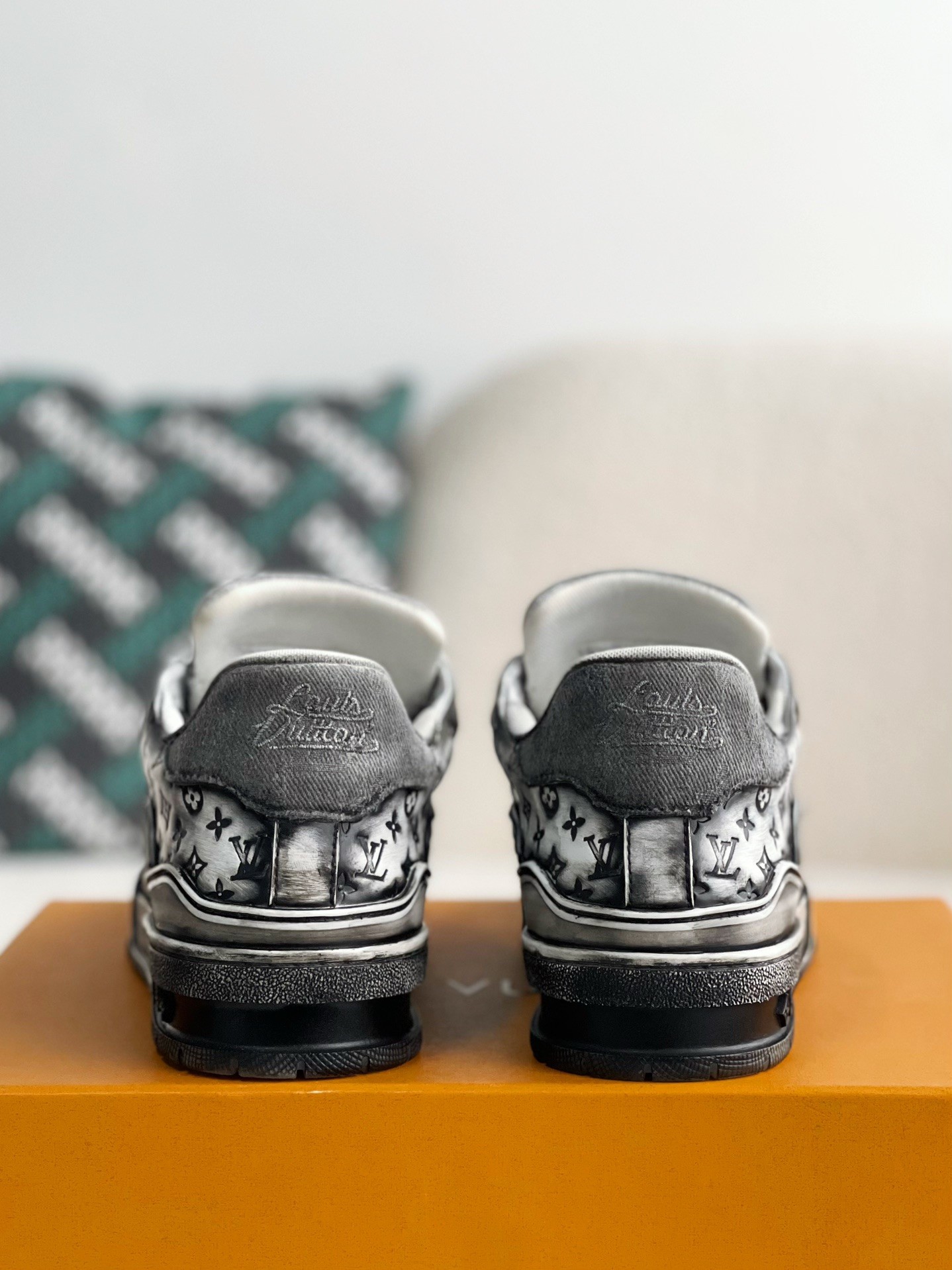 [#3320]LOUIS VUITTON TRAINER SNEAKERS