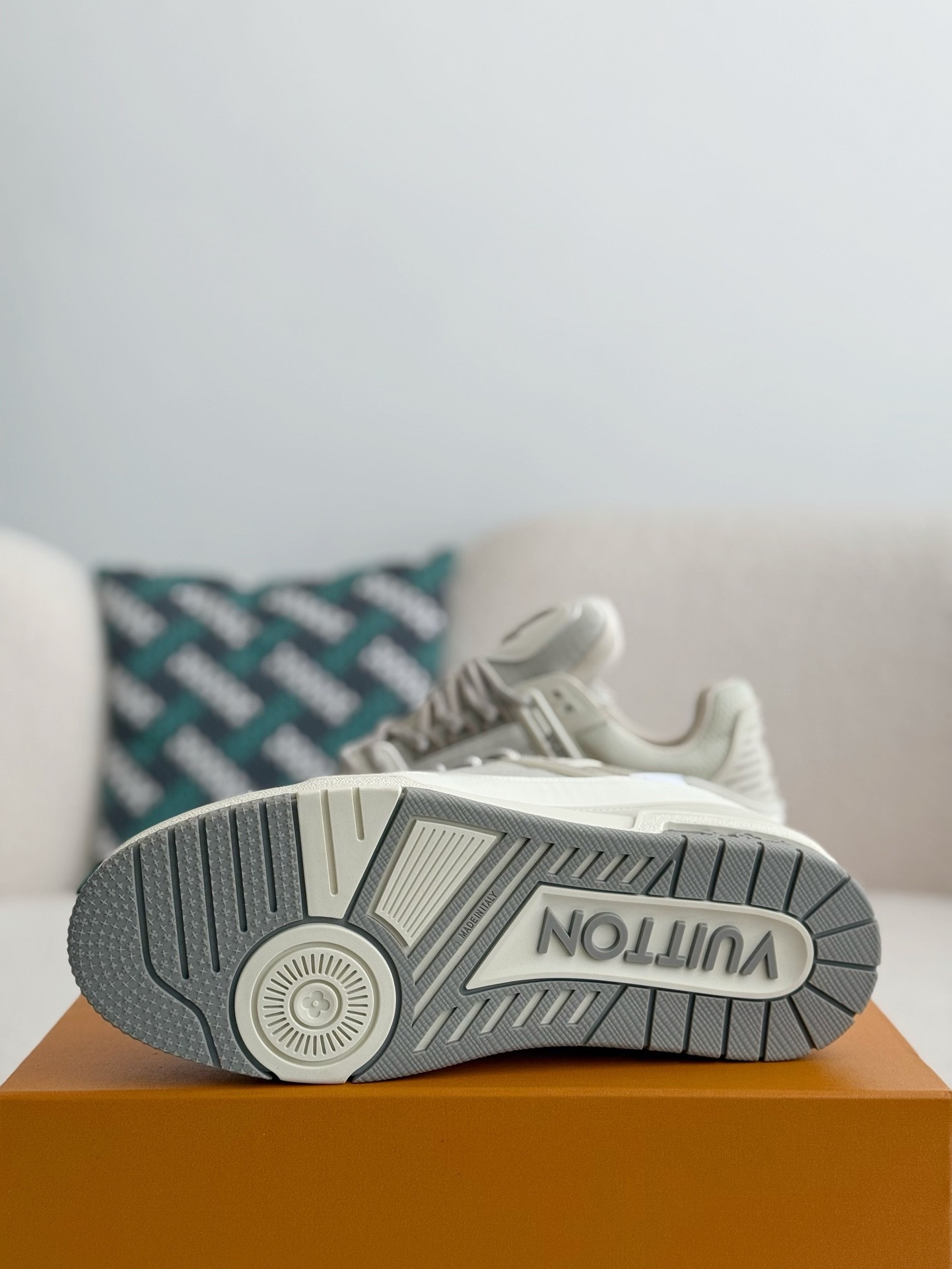 [#3904]LOUIS VUITTON TRAINER SNEAKERS